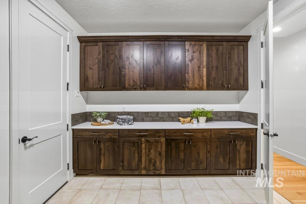 9254 W Sparks Lake Drive, Boise, Idaho 83714, 3 Bedrooms, 2.5 Bathrooms, Residential For Sale, Price $959,000,MLS 98989792