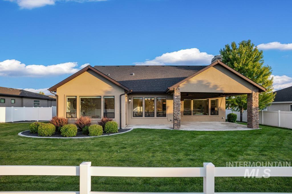 9254 W Sparks Lake Drive, Boise, Idaho 83714, 3 Bedrooms, 2.5 Bathrooms, Residential For Sale, Price $959,000,MLS 98989792