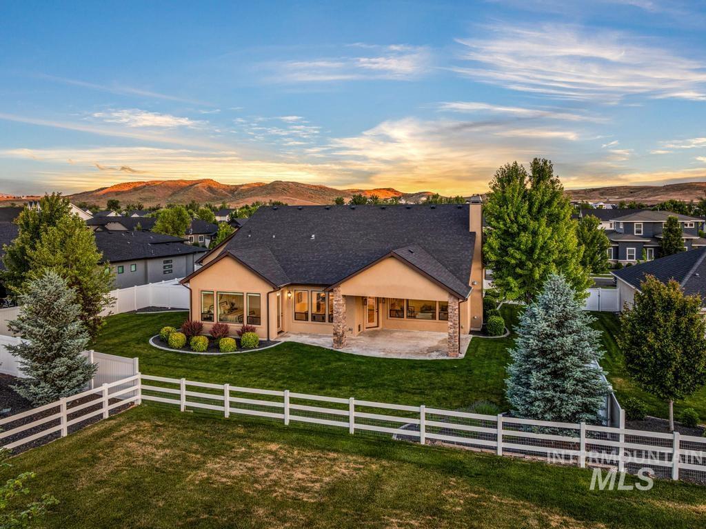 9254 W Sparks Lake Drive, Boise, Idaho 83714, 3 Bedrooms, 2.5 Bathrooms, Residential For Sale, Price $959,000,MLS 98989792