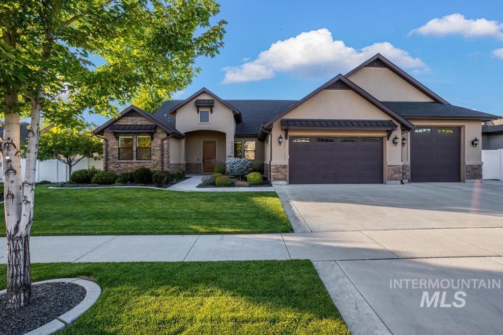 9254 W Sparks Lake Drive, Boise, Idaho 83714, 3 Bedrooms, 2.5 Bathrooms, Residential For Sale, Price $959,000,MLS 98989792