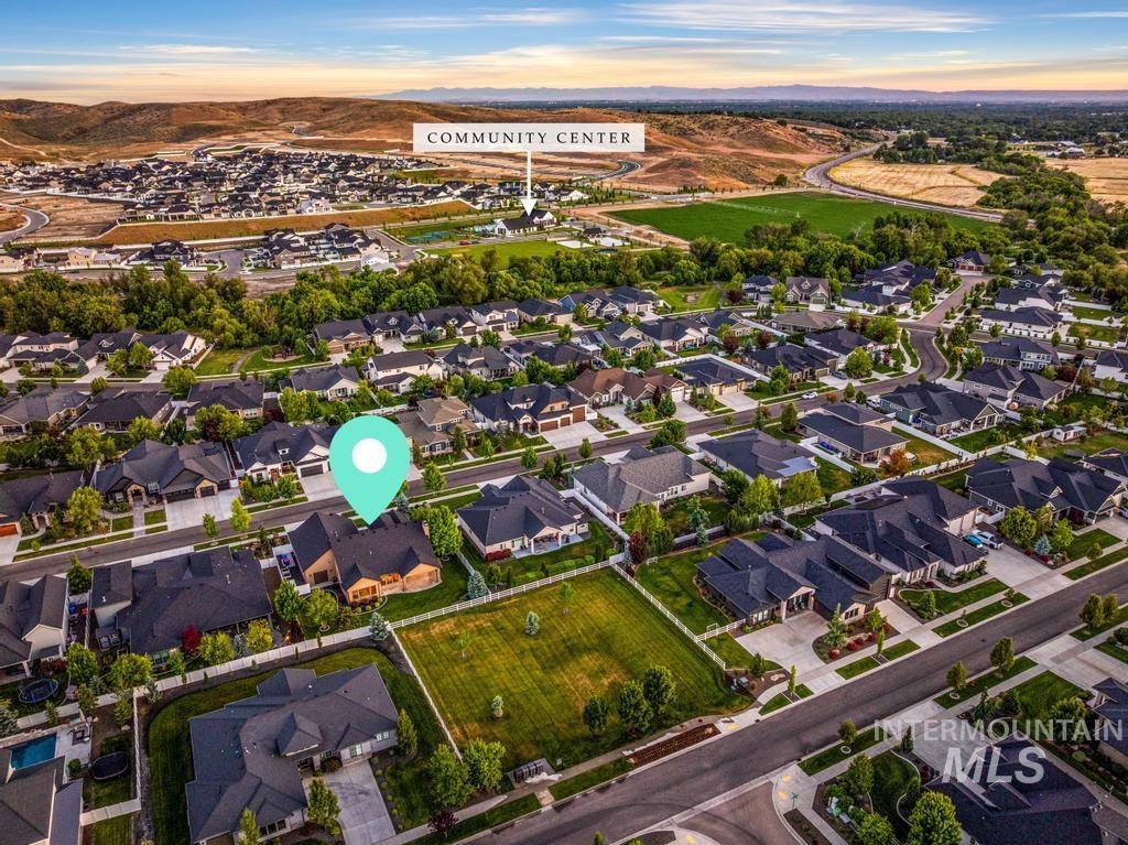 9254 W Sparks Lake Drive, Boise, Idaho 83714, 3 Bedrooms, 2.5 Bathrooms, Residential For Sale, Price $959,000,MLS 98989792