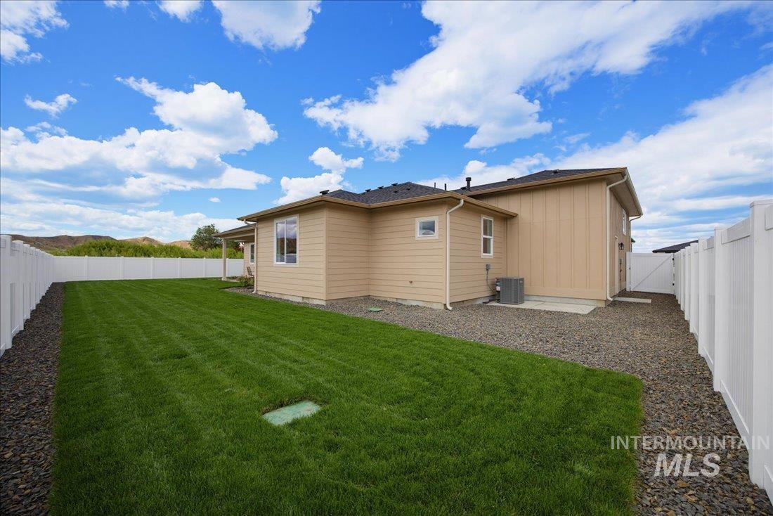 1362 S Justice Ave, Emmett, Idaho 83617, 3 Bedrooms, 2.5 Bathrooms, Residential For Sale, Price $559,000, 98989793
