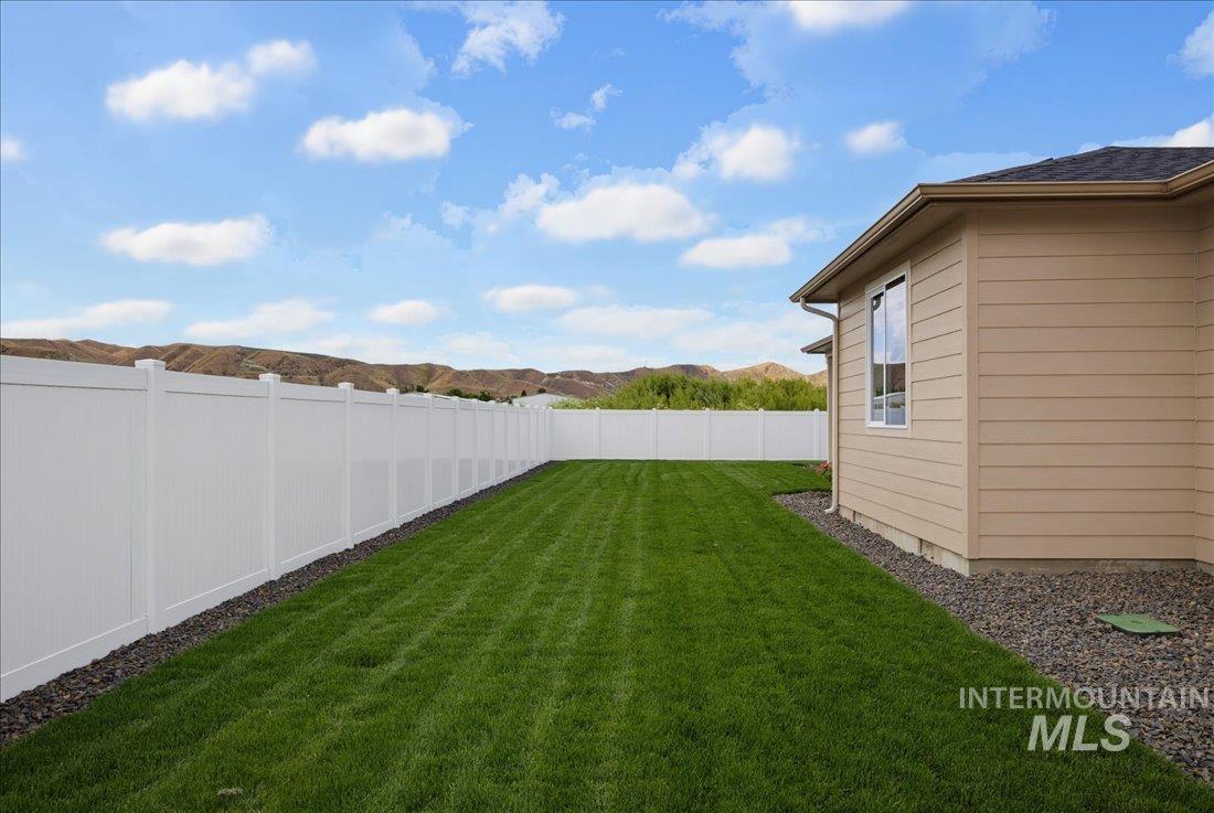 1362 S Justice Ave, Emmett, Idaho 83617, 3 Bedrooms, 2.5 Bathrooms, Residential For Sale, Price $559,000, 98989793