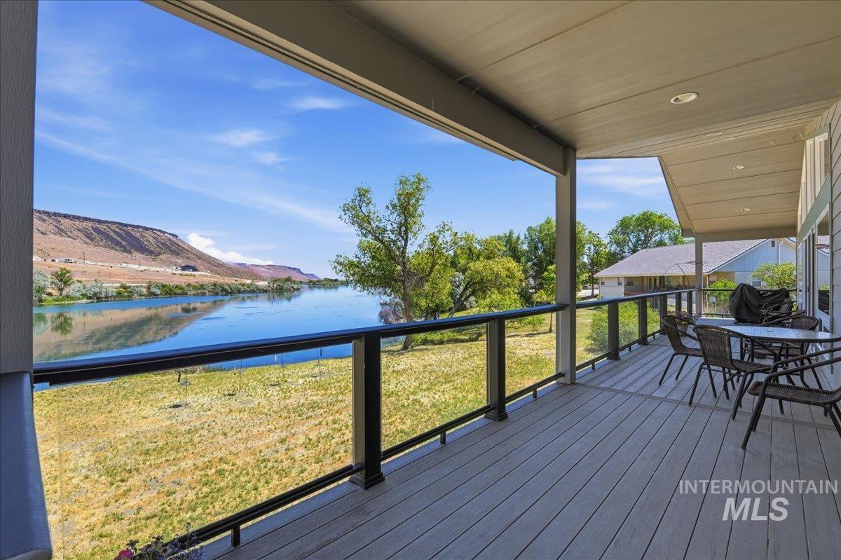 10250 Airpark Loop, Melba, Idaho 83641-4203, 3 Bedrooms, 2 Bathrooms, Residential For Sale, Price $1,250,000,MLS 98989794