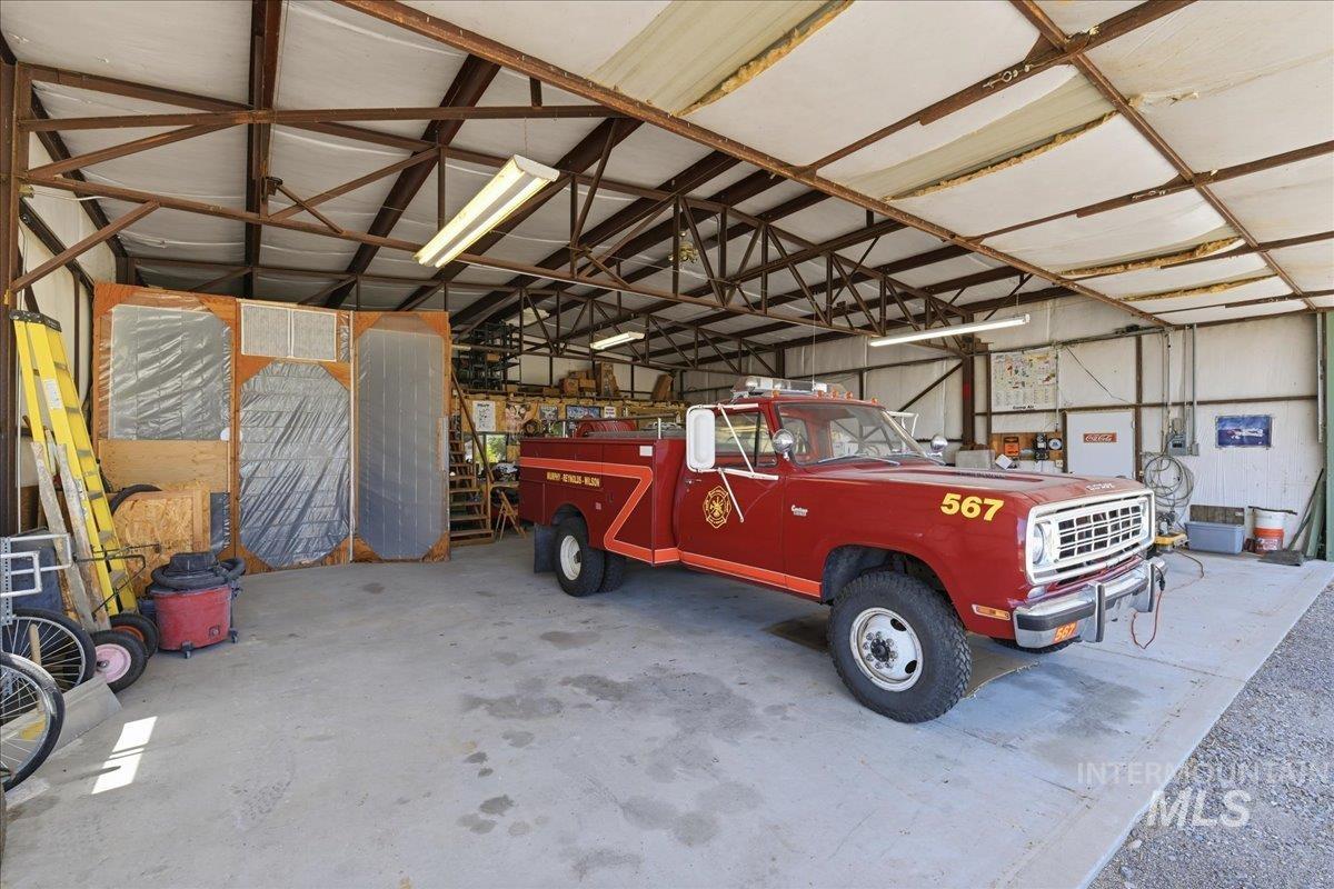 10250 Airpark Loop, Melba, Idaho 83641-4203, 3 Bedrooms, 2 Bathrooms, Residential For Sale, Price $1,250,000,MLS 98989794