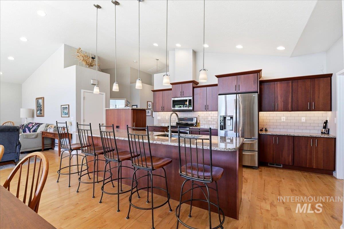 10250 Airpark Loop, Melba, Idaho 83641-4203, 3 Bedrooms, 2 Bathrooms, Residential For Sale, Price $1,250,000,MLS 98989794