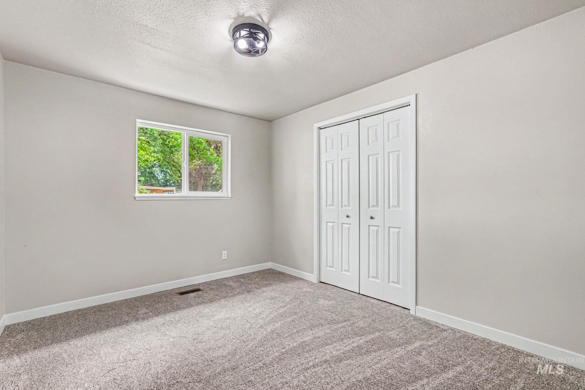 8 S Canyon Dr, Middleton, Idaho 83644, 4 Bedrooms, 1 Bathroom, Residential For Sale, Price $350,000, 98989796