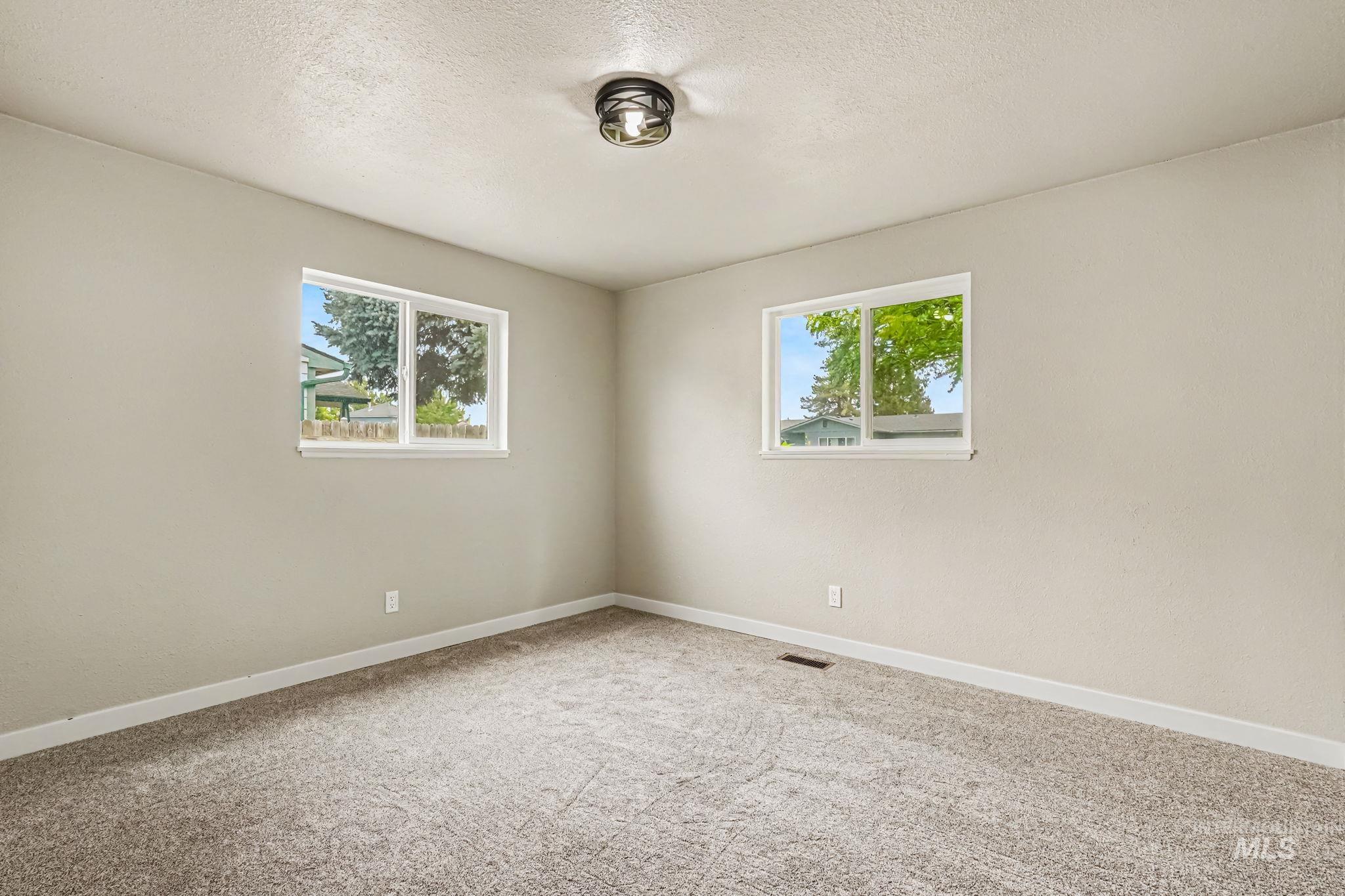 8 S Canyon Dr, Middleton, Idaho 83644, 4 Bedrooms, 1 Bathroom, Residential For Sale, Price $350,000, 98989796
