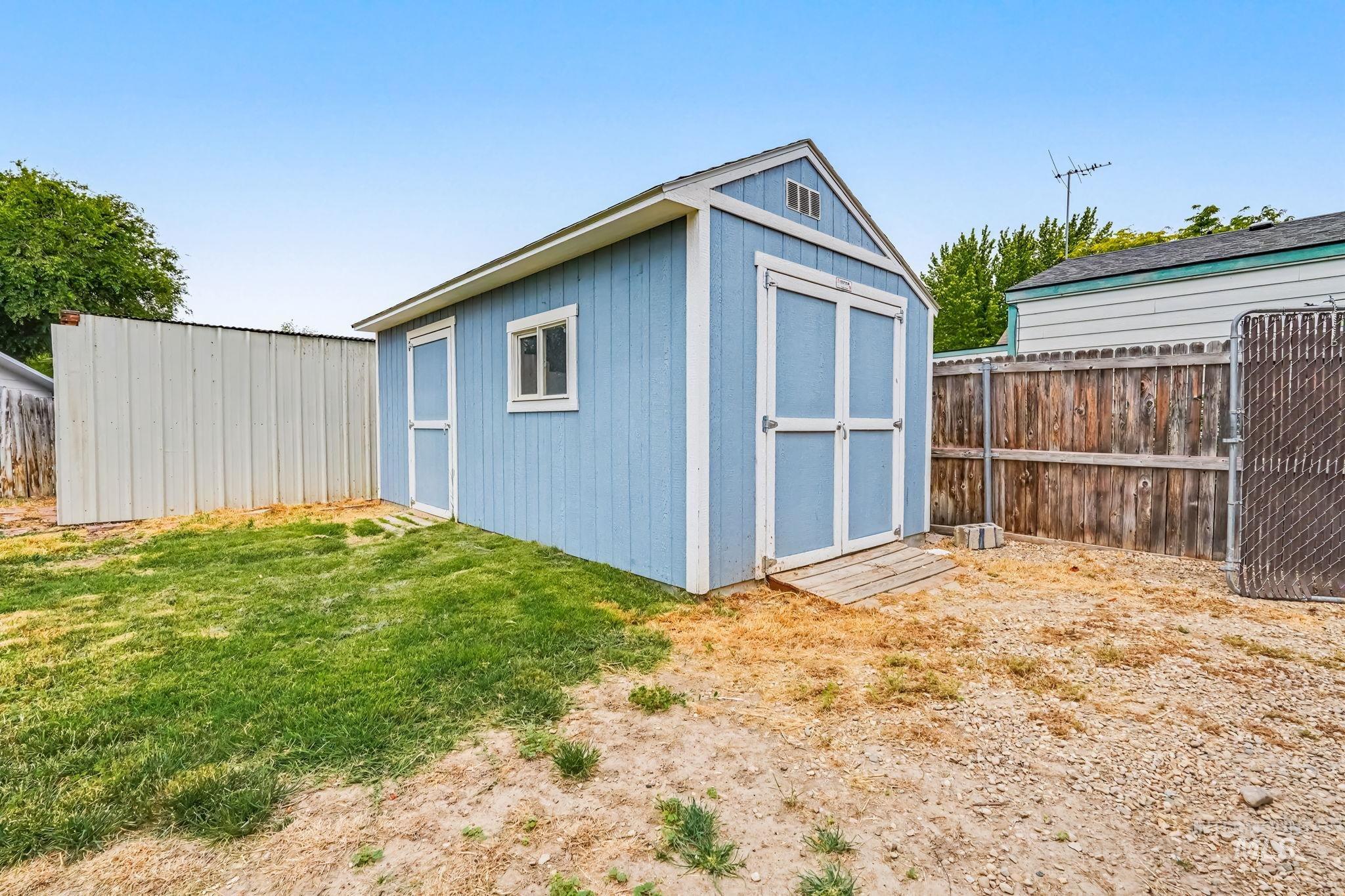 8 S Canyon Dr, Middleton, Idaho 83644, 4 Bedrooms, 1 Bathroom, Residential For Sale, Price $350,000, 98989796