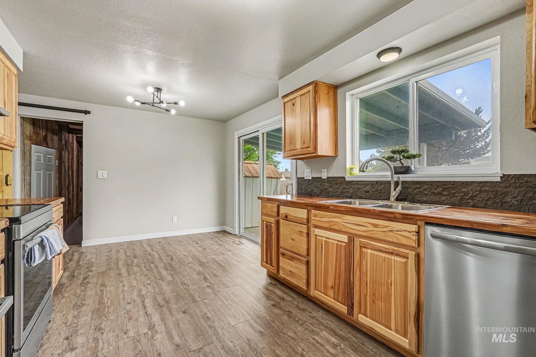 8 S Canyon Dr, Middleton, Idaho 83644, 4 Bedrooms, 1 Bathroom, Residential For Sale, Price $350,000, 98989796