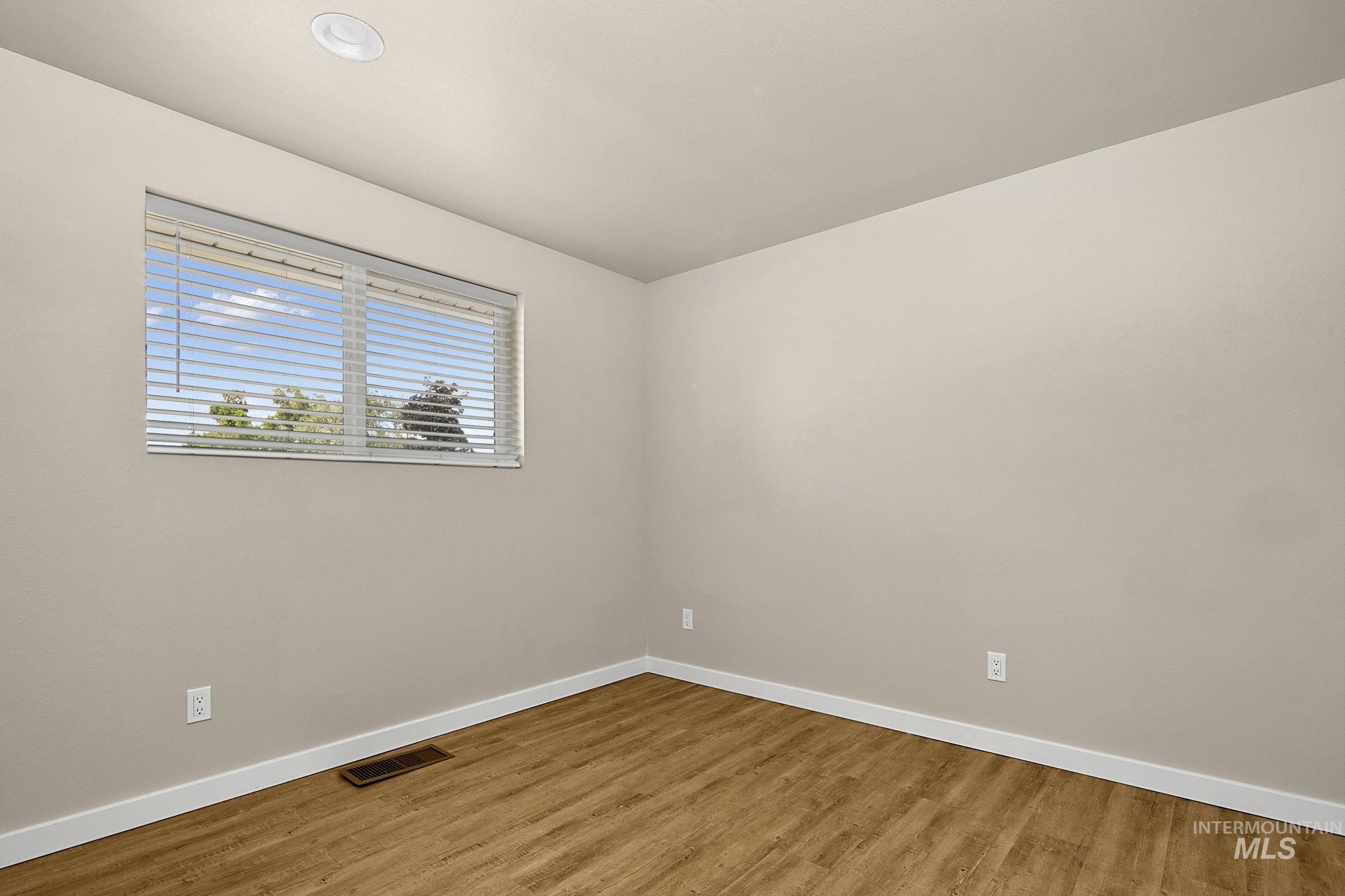 72 S Inverness Dr, Nampa, Idaho 83651, 3 Bedrooms, 2 Bathrooms, Residential For Sale, Price $414,900, 98989800