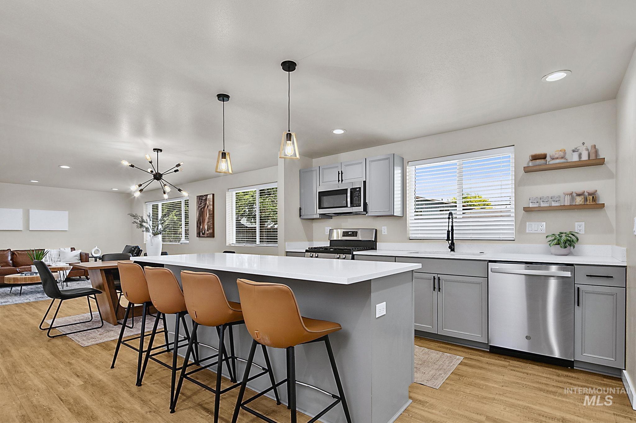 72 S Inverness Dr, Nampa, Idaho 83651, 3 Bedrooms, 2 Bathrooms, Residential For Sale, Price $414,900, 98989800