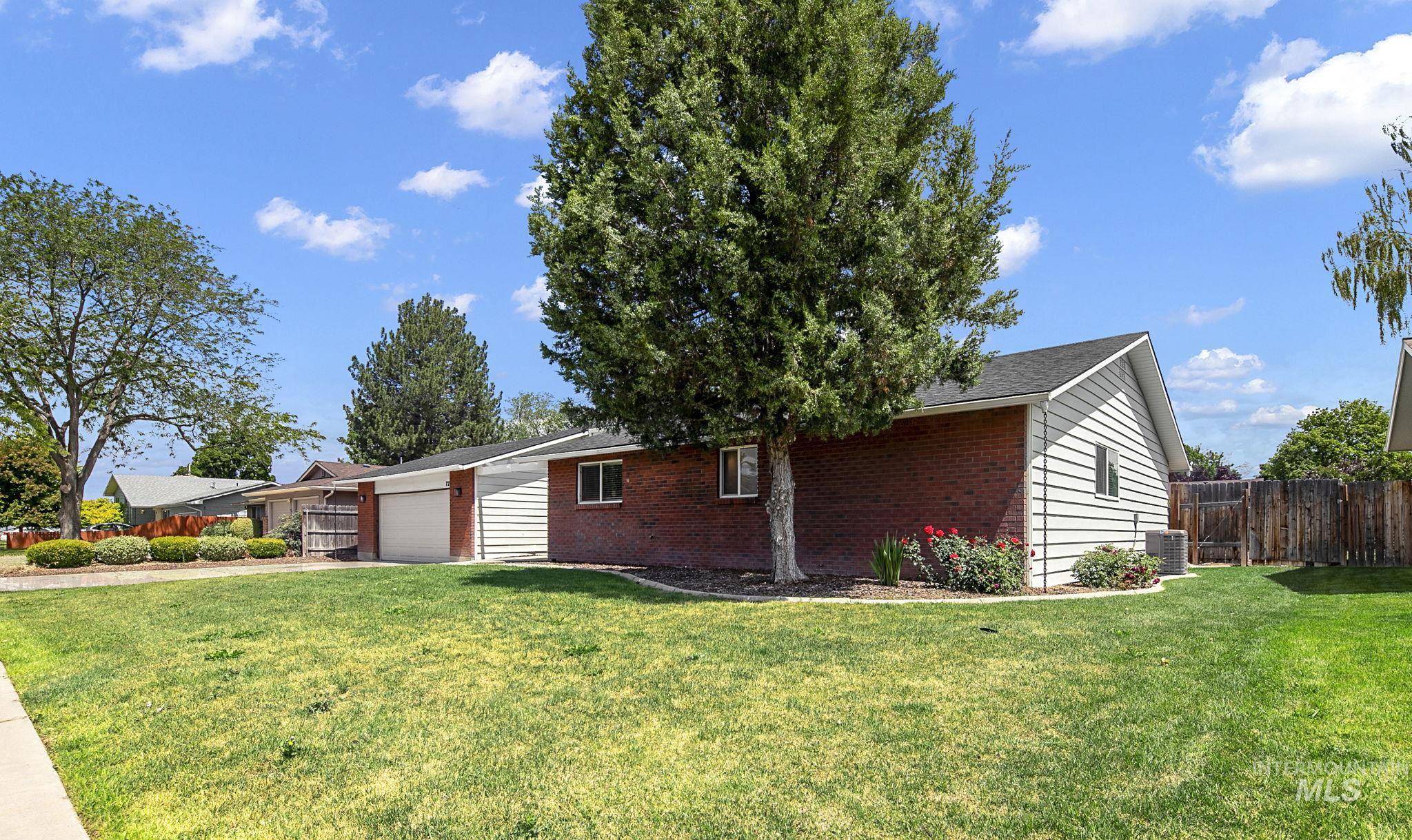 72 S Inverness Dr, Nampa, Idaho 83651, 3 Bedrooms, 2 Bathrooms, Residential For Sale, Price $414,900, 98989800