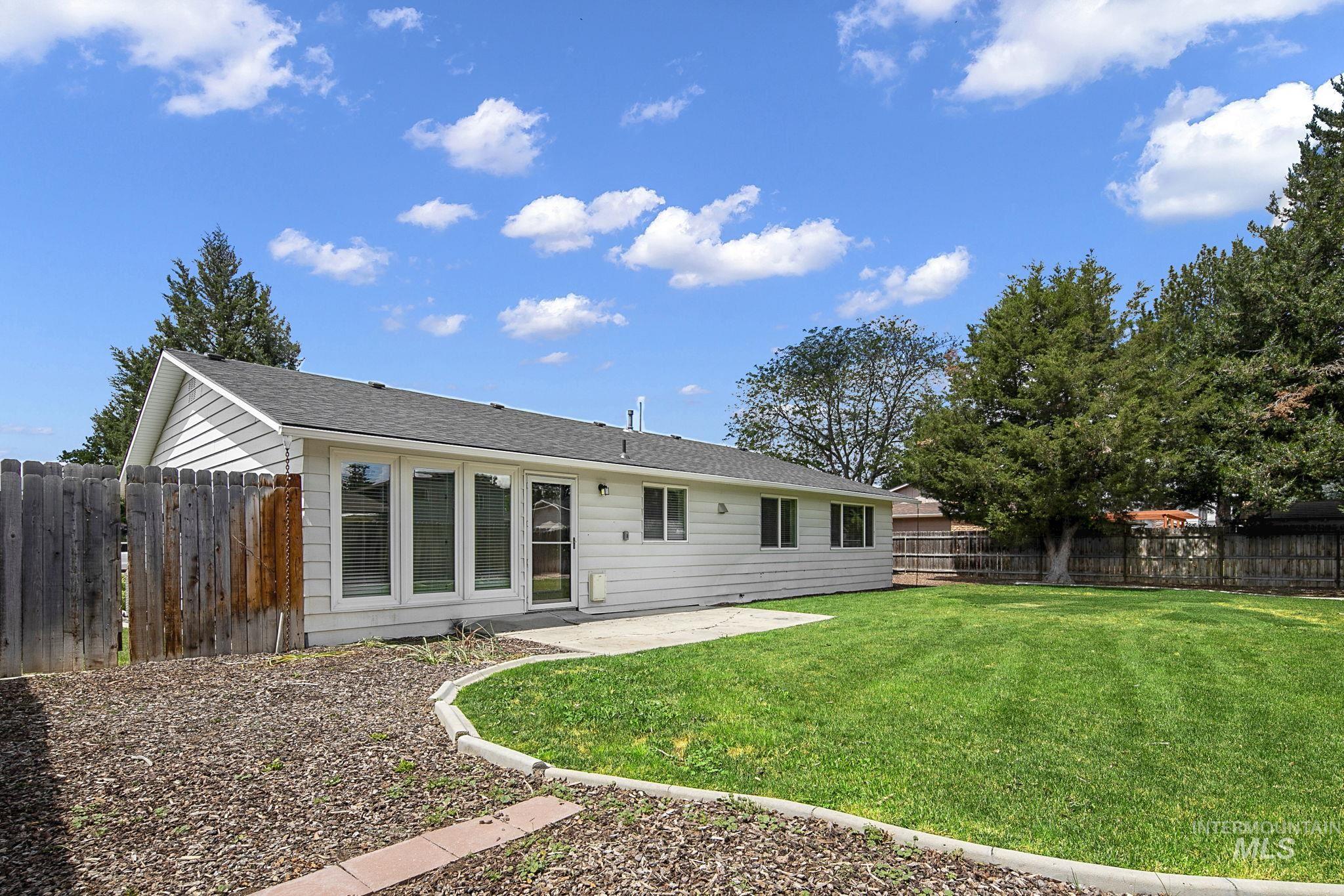72 S Inverness Dr, Nampa, Idaho 83651, 3 Bedrooms, 2 Bathrooms, Residential For Sale, Price $414,900, 98989800