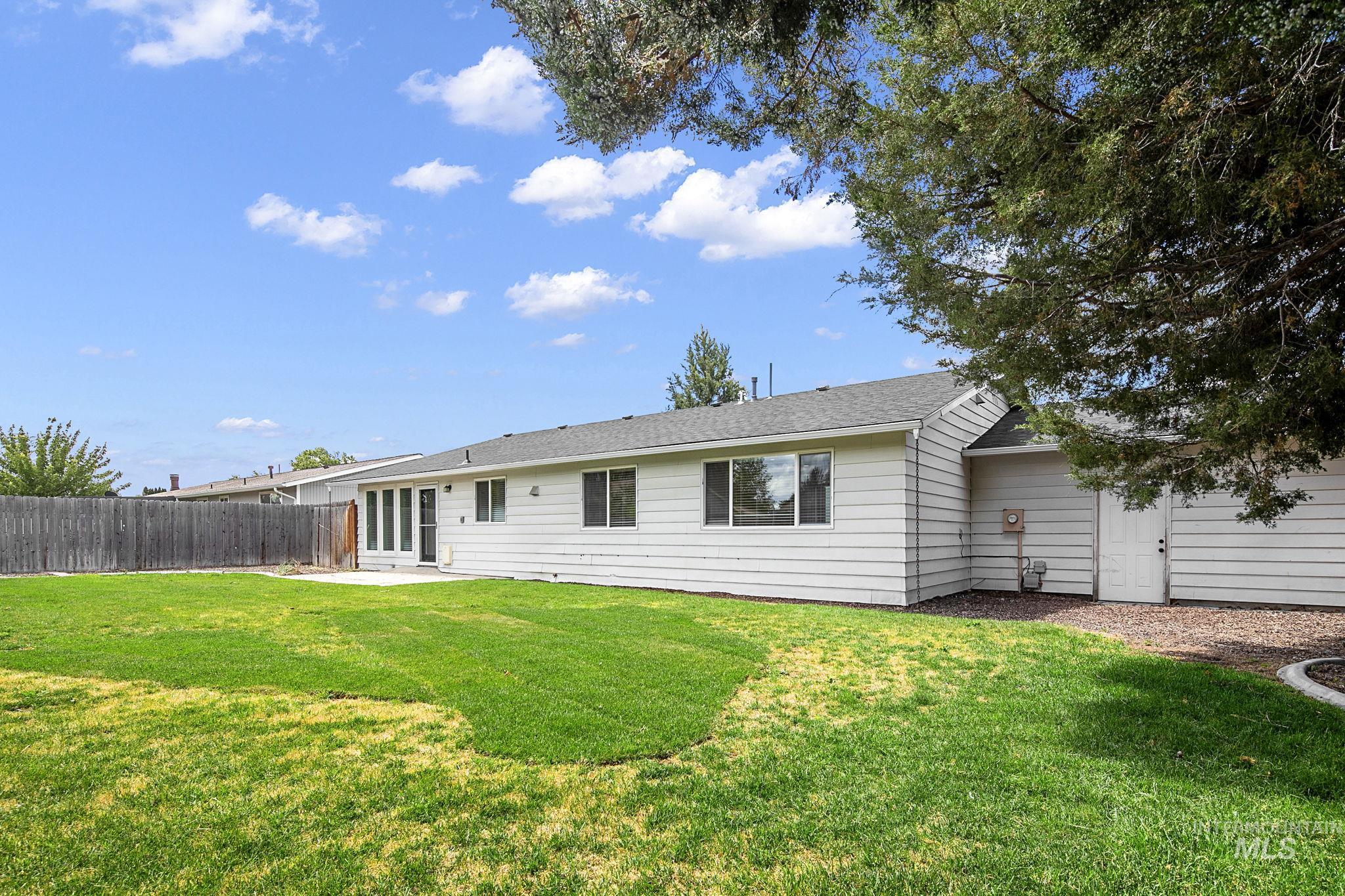72 S Inverness Dr, Nampa, Idaho 83651, 3 Bedrooms, 2 Bathrooms, Residential For Sale, Price $414,900, 98989800