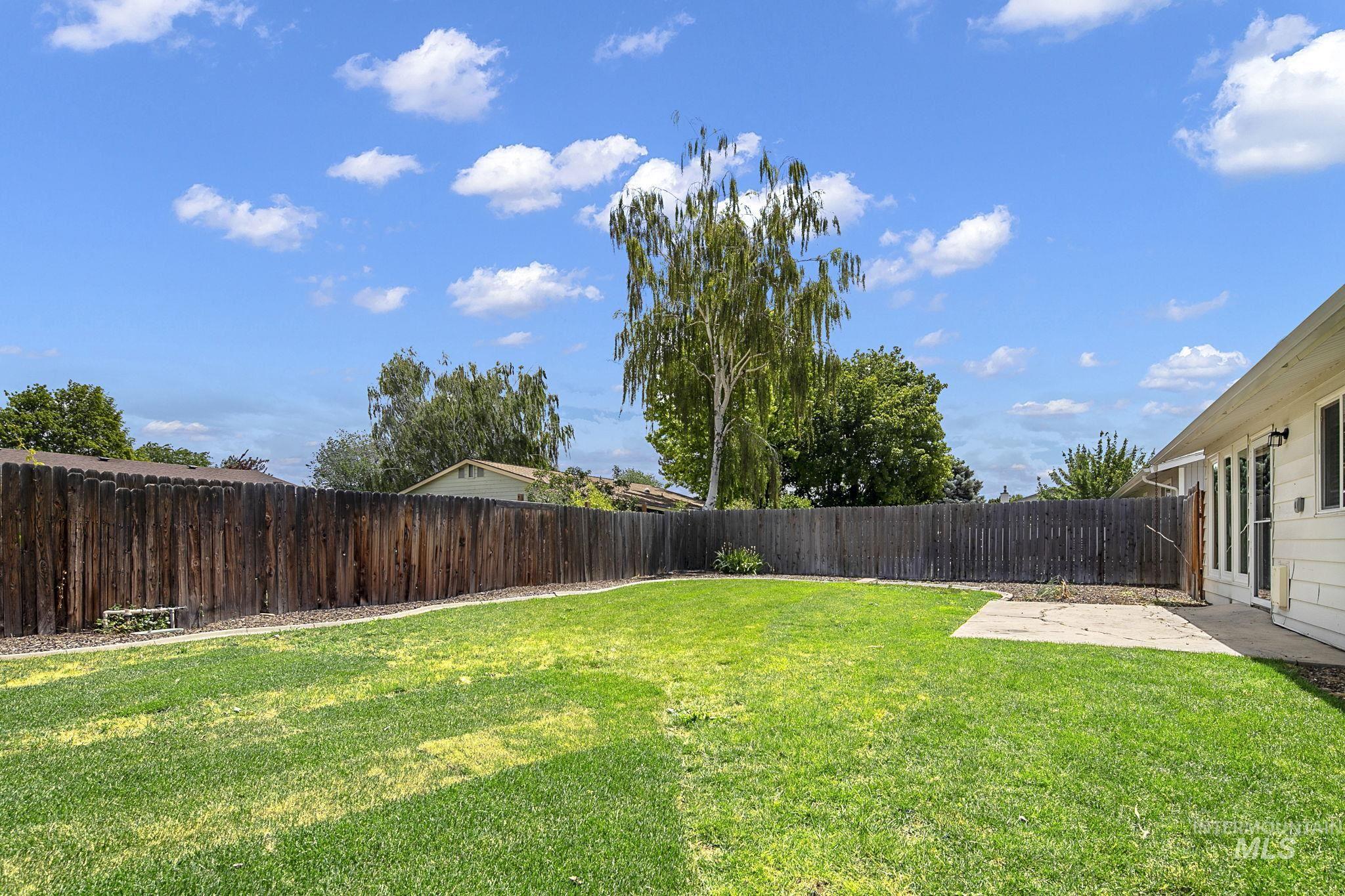 72 S Inverness Dr, Nampa, Idaho 83651, 3 Bedrooms, 2 Bathrooms, Residential For Sale, Price $414,900, 98989800