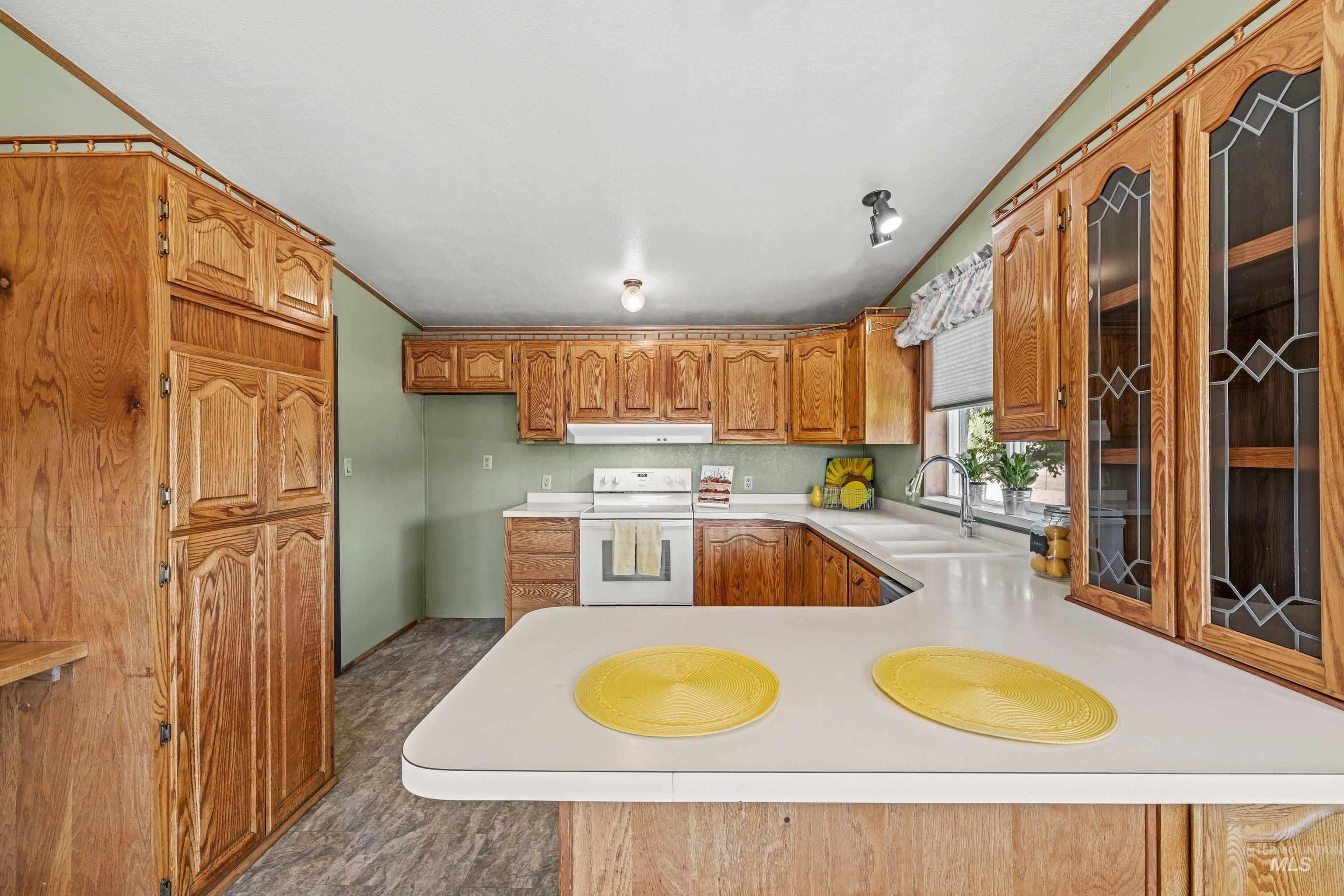 12397 Lake Shore Dr, Nampa, Idaho 83686, 3 Bedrooms, 2 Bathrooms, Residential For Sale, Price $389,900,MLS 98989805