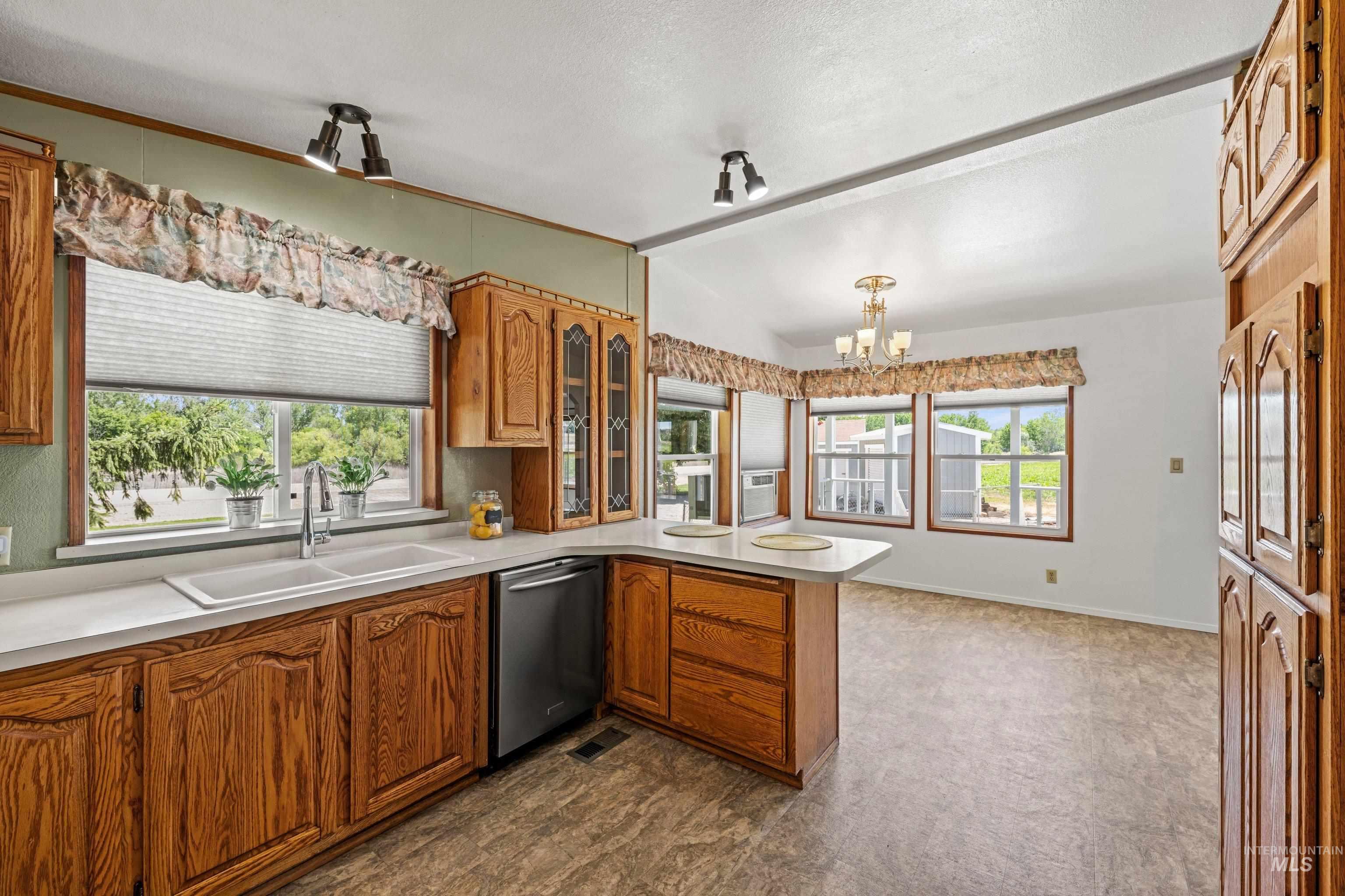 12397 Lake Shore Dr, Nampa, Idaho 83686, 3 Bedrooms, 2 Bathrooms, Residential For Sale, Price $389,900,MLS 98989805