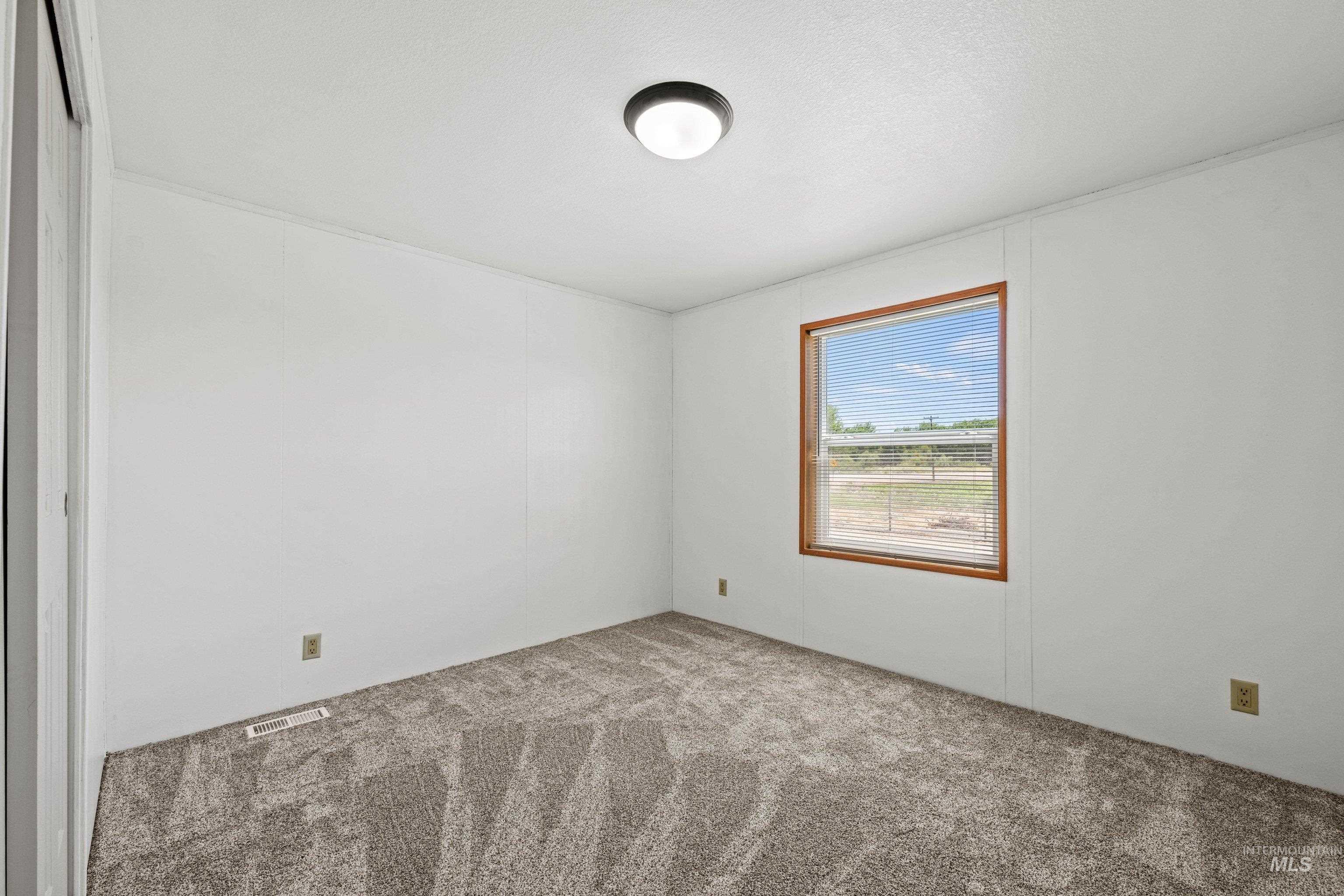 12397 Lake Shore Dr, Nampa, Idaho 83686, 3 Bedrooms, 2 Bathrooms, Residential For Sale, Price $389,900,MLS 98989805