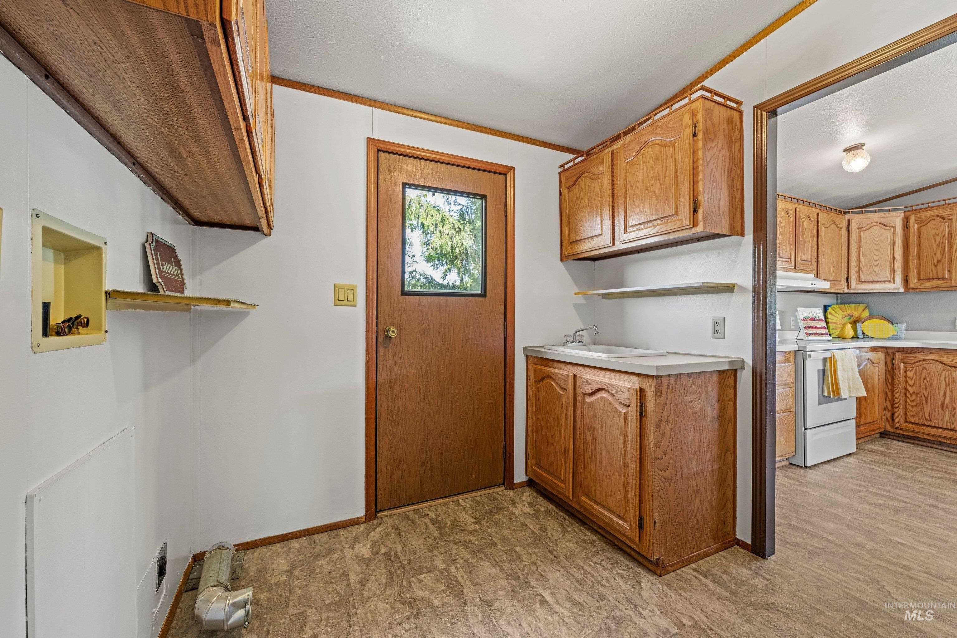 12397 Lake Shore Dr, Nampa, Idaho 83686, 3 Bedrooms, 2 Bathrooms, Residential For Sale, Price $389,900,MLS 98989805