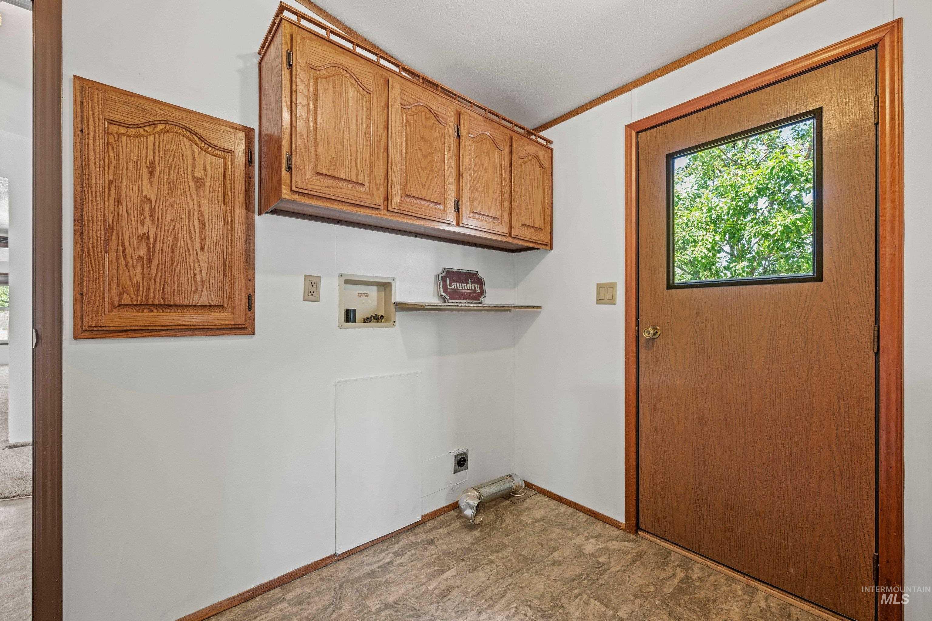 12397 Lake Shore Dr, Nampa, Idaho 83686, 3 Bedrooms, 2 Bathrooms, Residential For Sale, Price $389,900,MLS 98989805