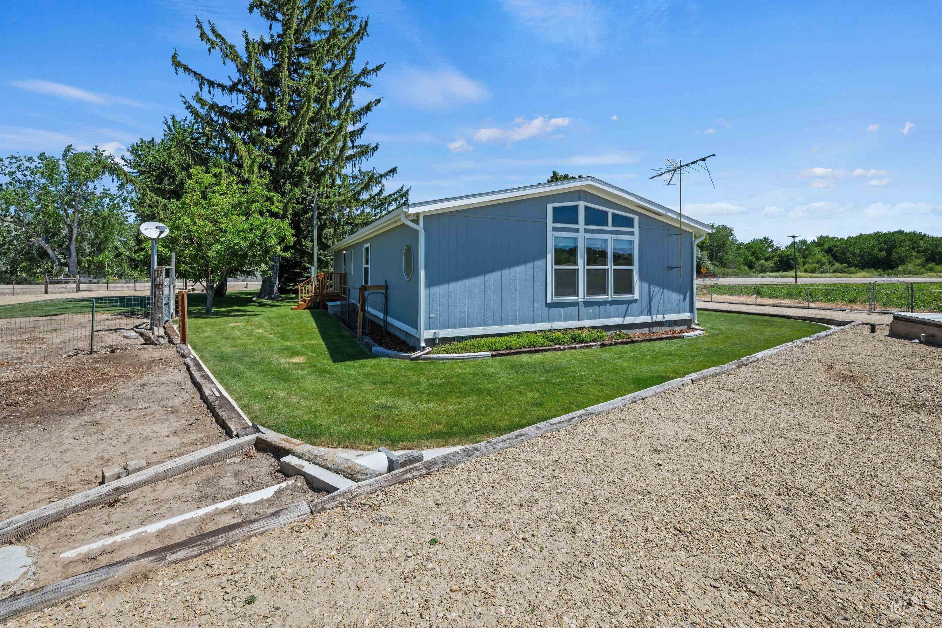 12397 Lake Shore Dr, Nampa, Idaho 83686, 3 Bedrooms, 2 Bathrooms, Residential For Sale, Price $389,900,MLS 98989805