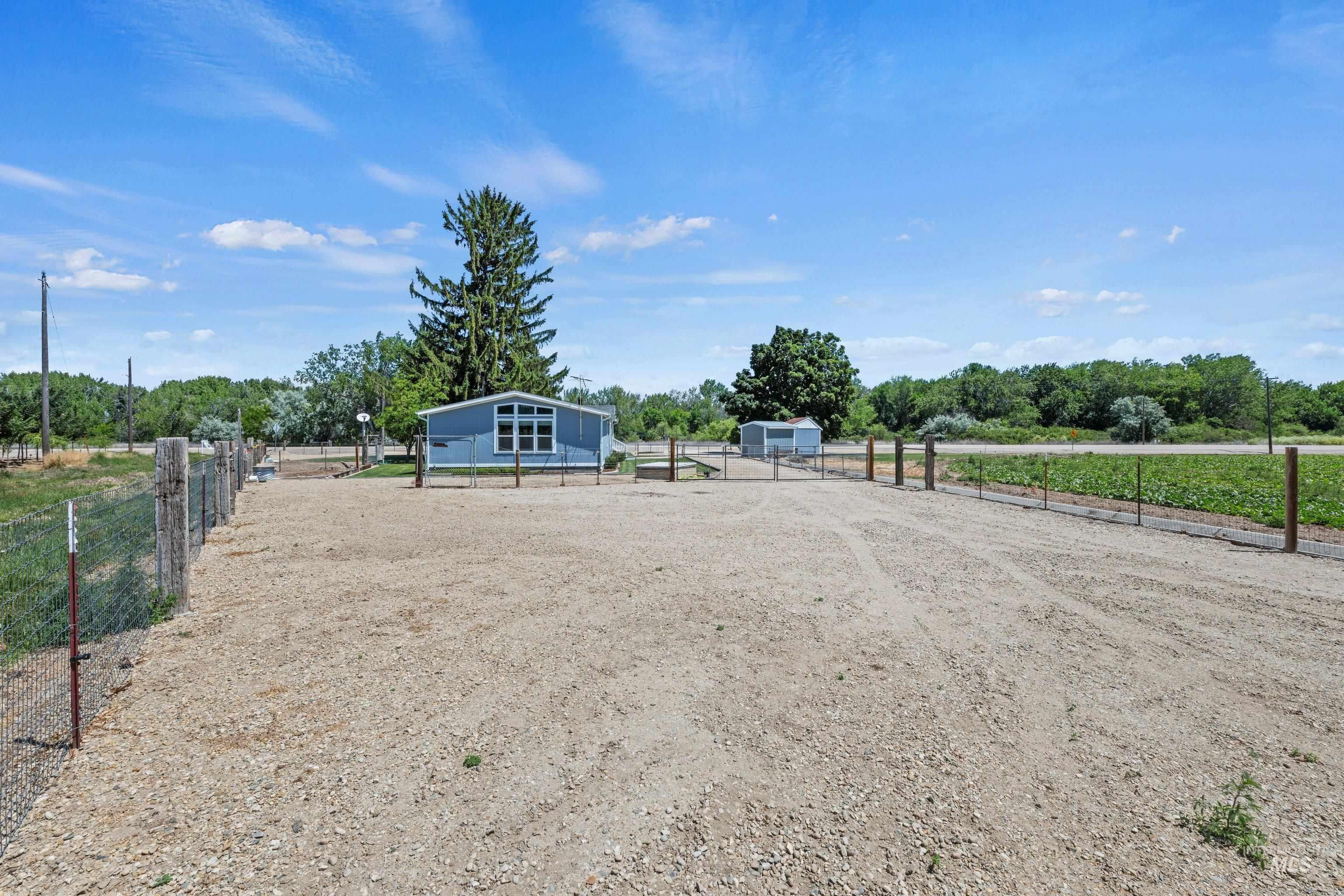 12397 Lake Shore Dr, Nampa, Idaho 83686, 3 Bedrooms, 2 Bathrooms, Residential For Sale, Price $389,900,MLS 98989805