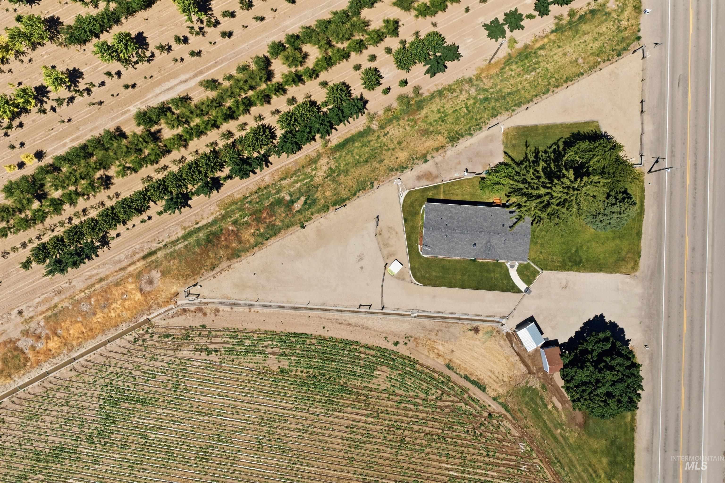 12397 Lake Shore Dr, Nampa, Idaho 83686, 3 Bedrooms, 2 Bathrooms, Residential For Sale, Price $389,900,MLS 98989805