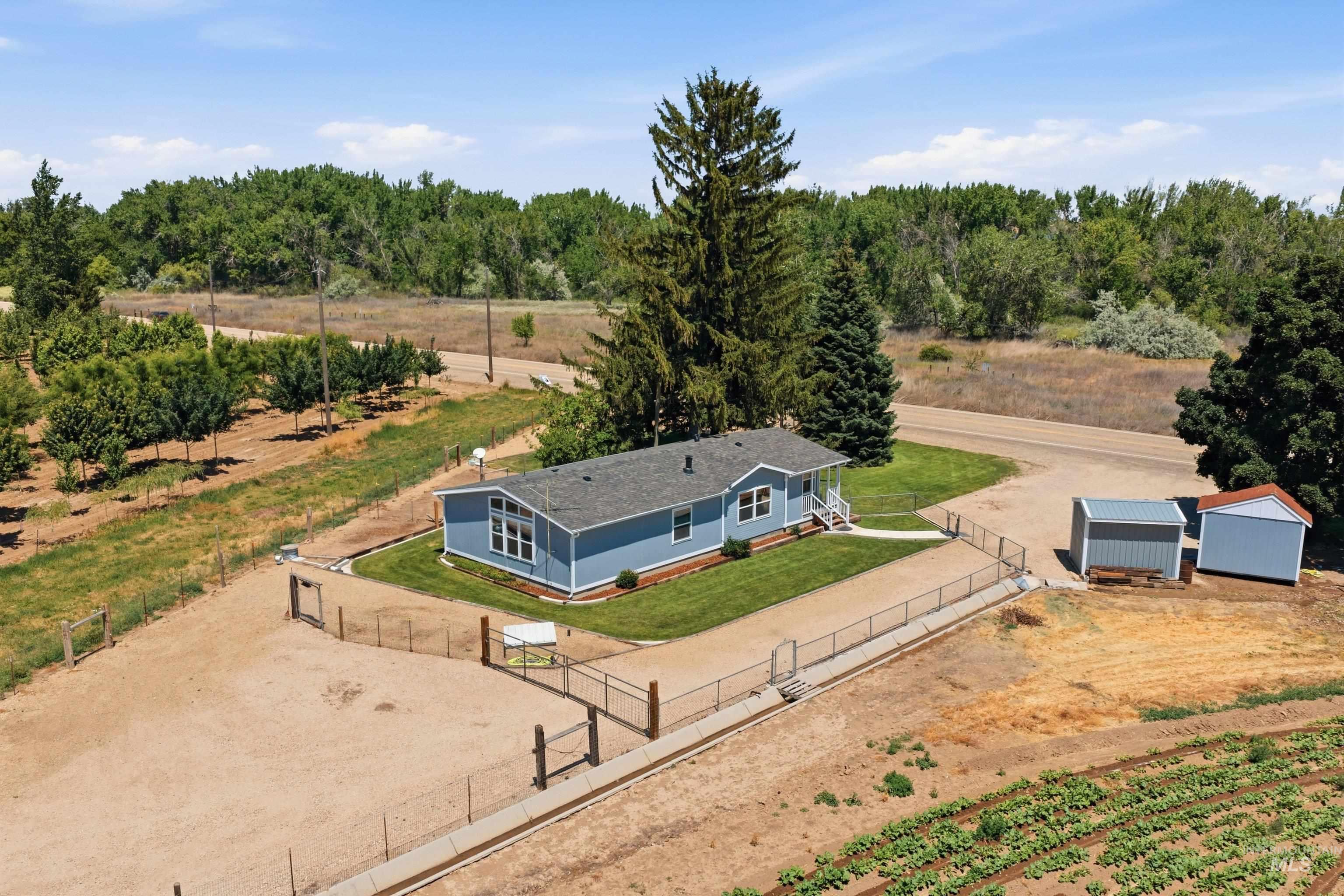 12397 Lake Shore Dr, Nampa, Idaho 83686, 3 Bedrooms, 2 Bathrooms, Residential For Sale, Price $389,900,MLS 98989805