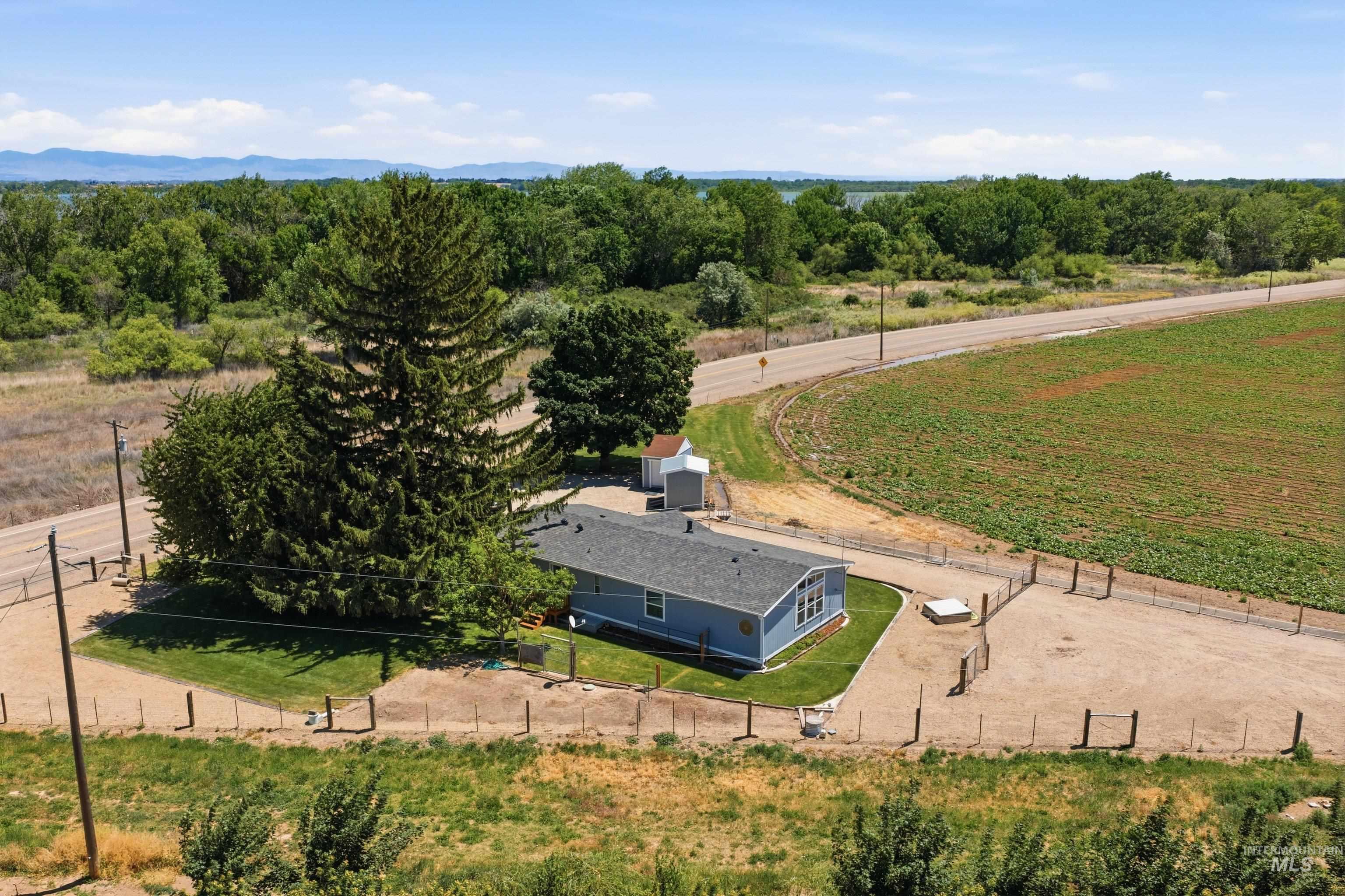 12397 Lake Shore Dr, Nampa, Idaho 83686, 3 Bedrooms, 2 Bathrooms, Residential For Sale, Price $389,900,MLS 98989805