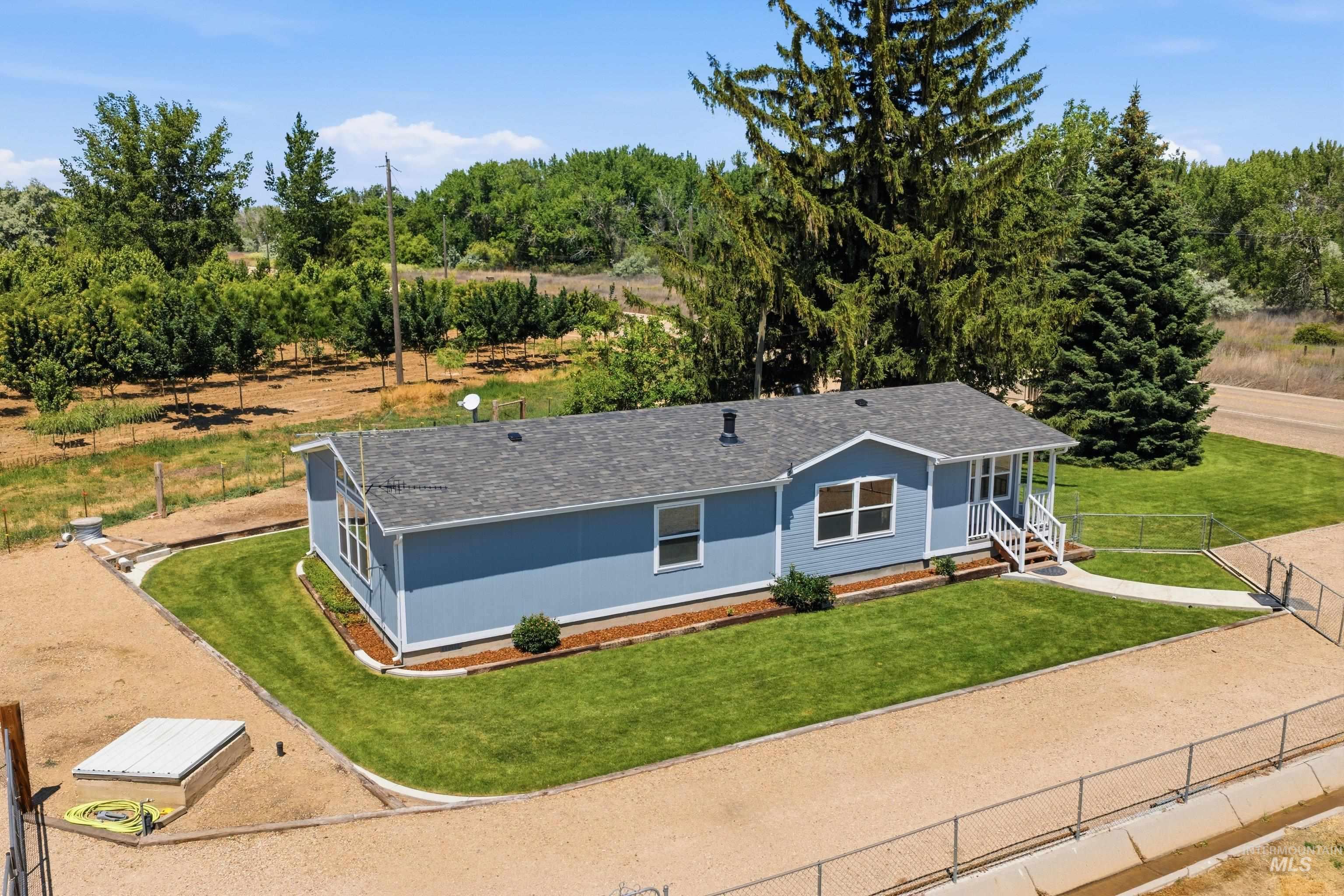 12397 Lake Shore Dr, Nampa, Idaho 83686, 3 Bedrooms, 2 Bathrooms, Residential For Sale, Price $389,900,MLS 98989805
