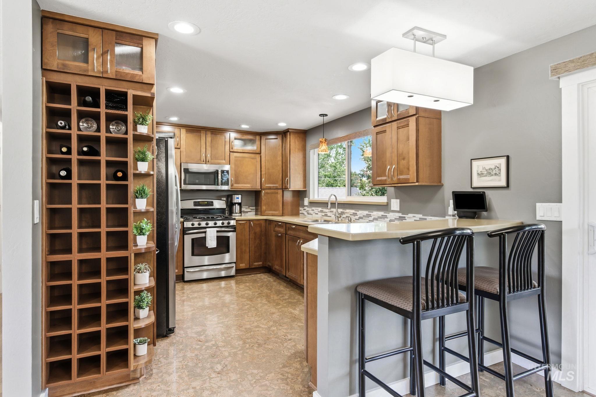 7475 W Cherrywood Dr, Boise, Idaho 83704, 5 Bedrooms, 4 Bathrooms, Residential For Sale, Price $825,000,MLS 98989810