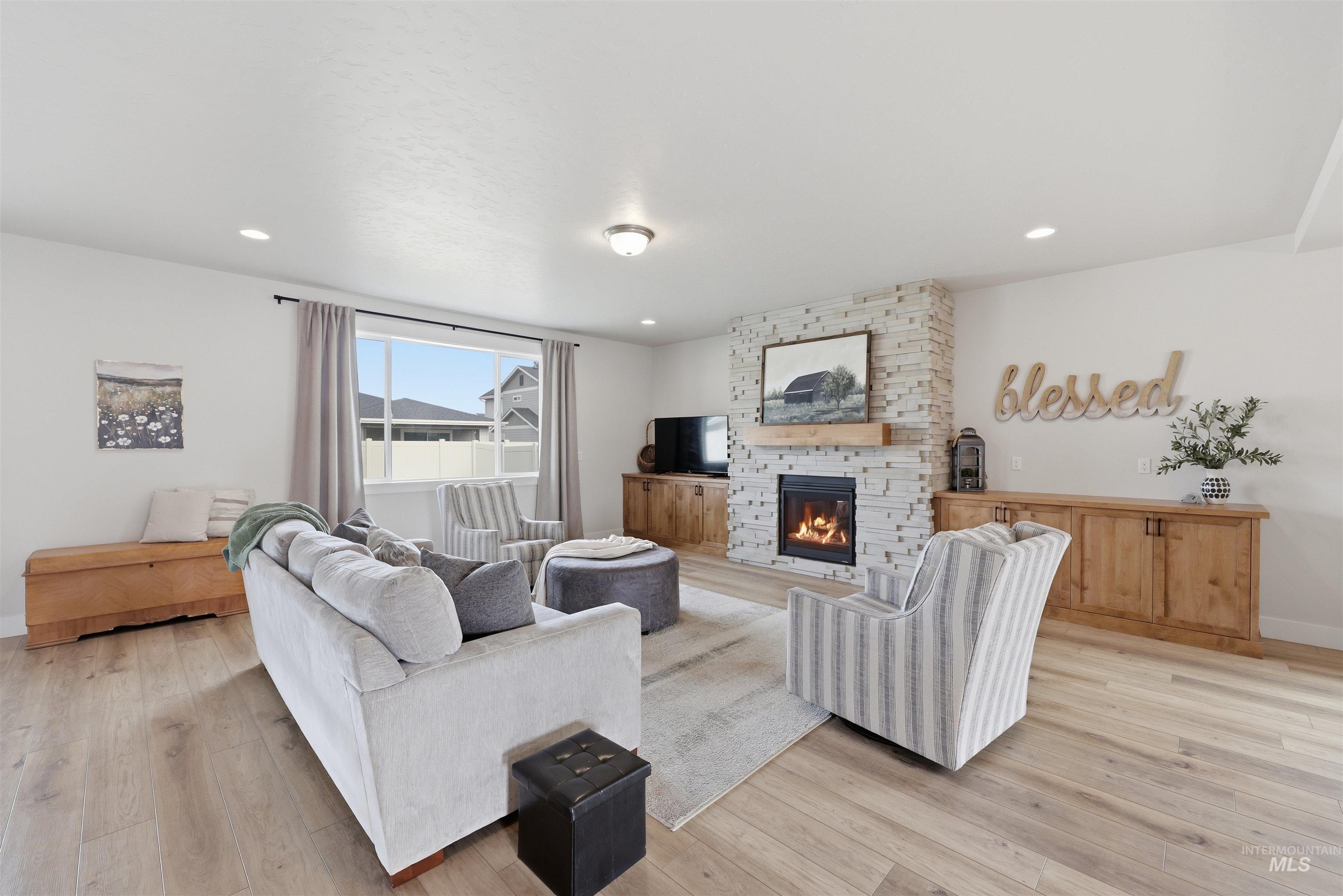 17643 N Pass City Pl., Nampa, Idaho 83687, 3 Bedrooms, 2.5 Bathrooms, Residential For Sale, Price $750,000,MLS 98989814