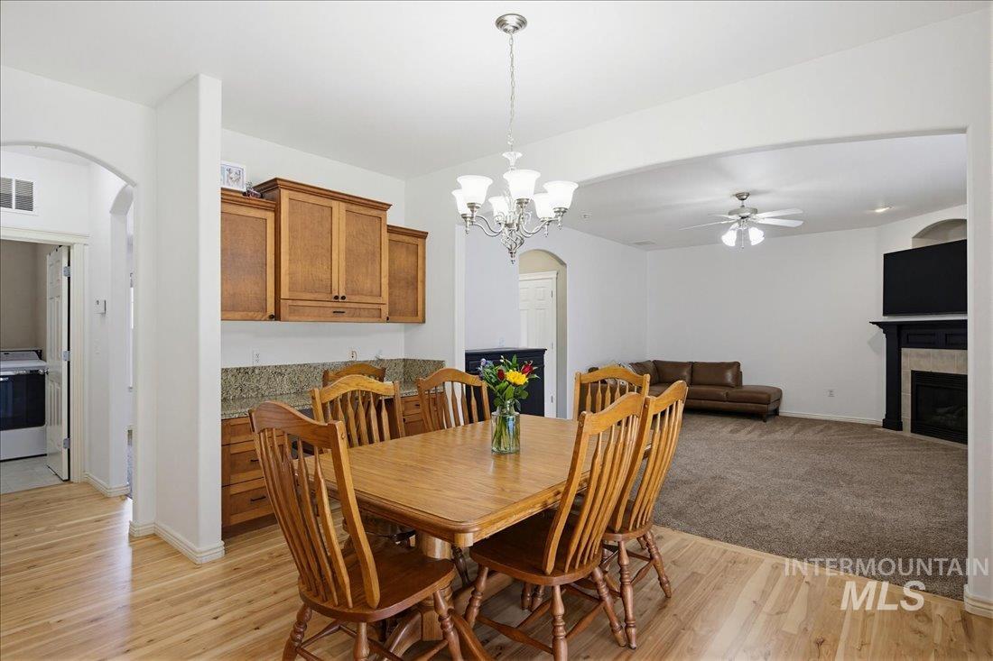 3053 E Calabria Dr, Meridian, Idaho 83642, 4 Bedrooms, 2.5 Bathrooms, Residential For Sale, Price $564,900,MLS 98989818