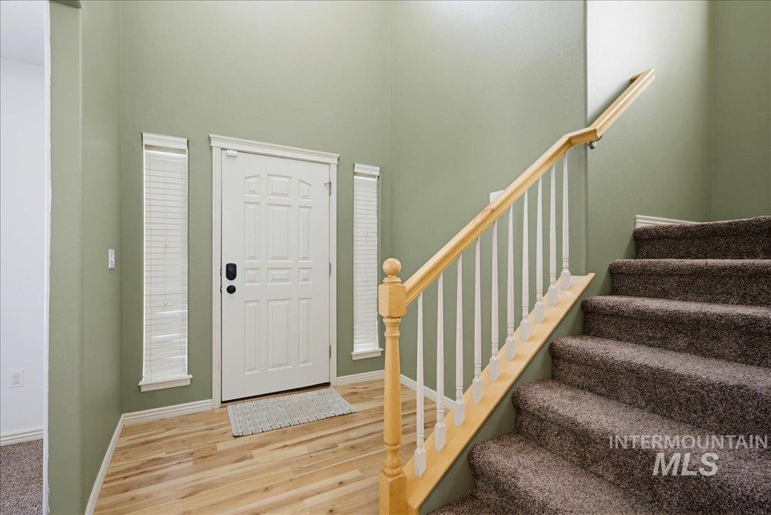 3053 E Calabria Dr, Meridian, Idaho 83642, 4 Bedrooms, 2.5 Bathrooms, Residential For Sale, Price $564,900,MLS 98989818