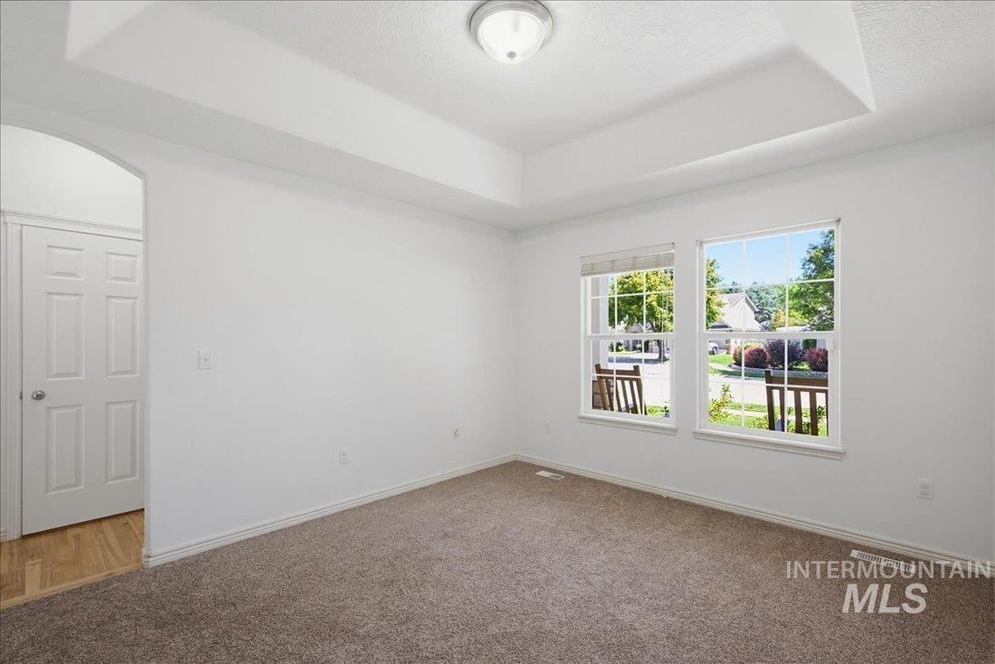 3053 E Calabria Dr, Meridian, Idaho 83642, 4 Bedrooms, 2.5 Bathrooms, Residential For Sale, Price $564,900,MLS 98989818