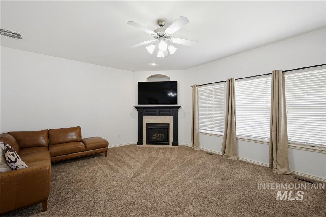 3053 E Calabria Dr, Meridian, Idaho 83642, 4 Bedrooms, 2.5 Bathrooms, Residential For Sale, Price $564,900,MLS 98989818