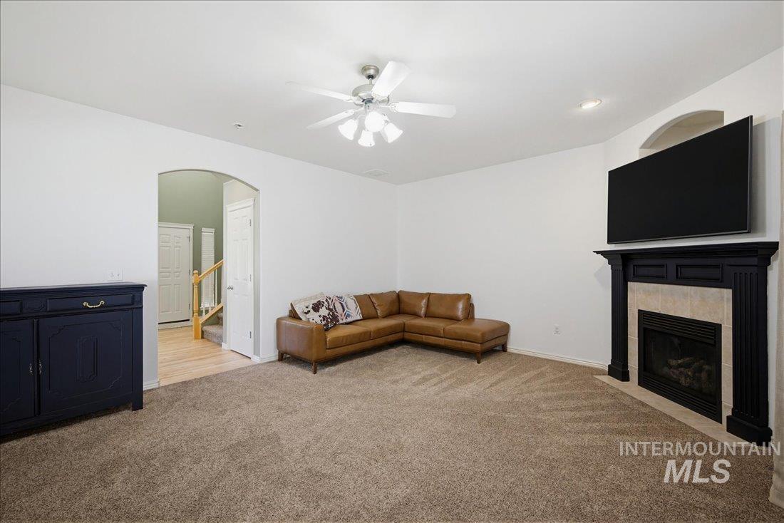 3053 E Calabria Dr, Meridian, Idaho 83642, 4 Bedrooms, 2.5 Bathrooms, Residential For Sale, Price $564,900,MLS 98989818