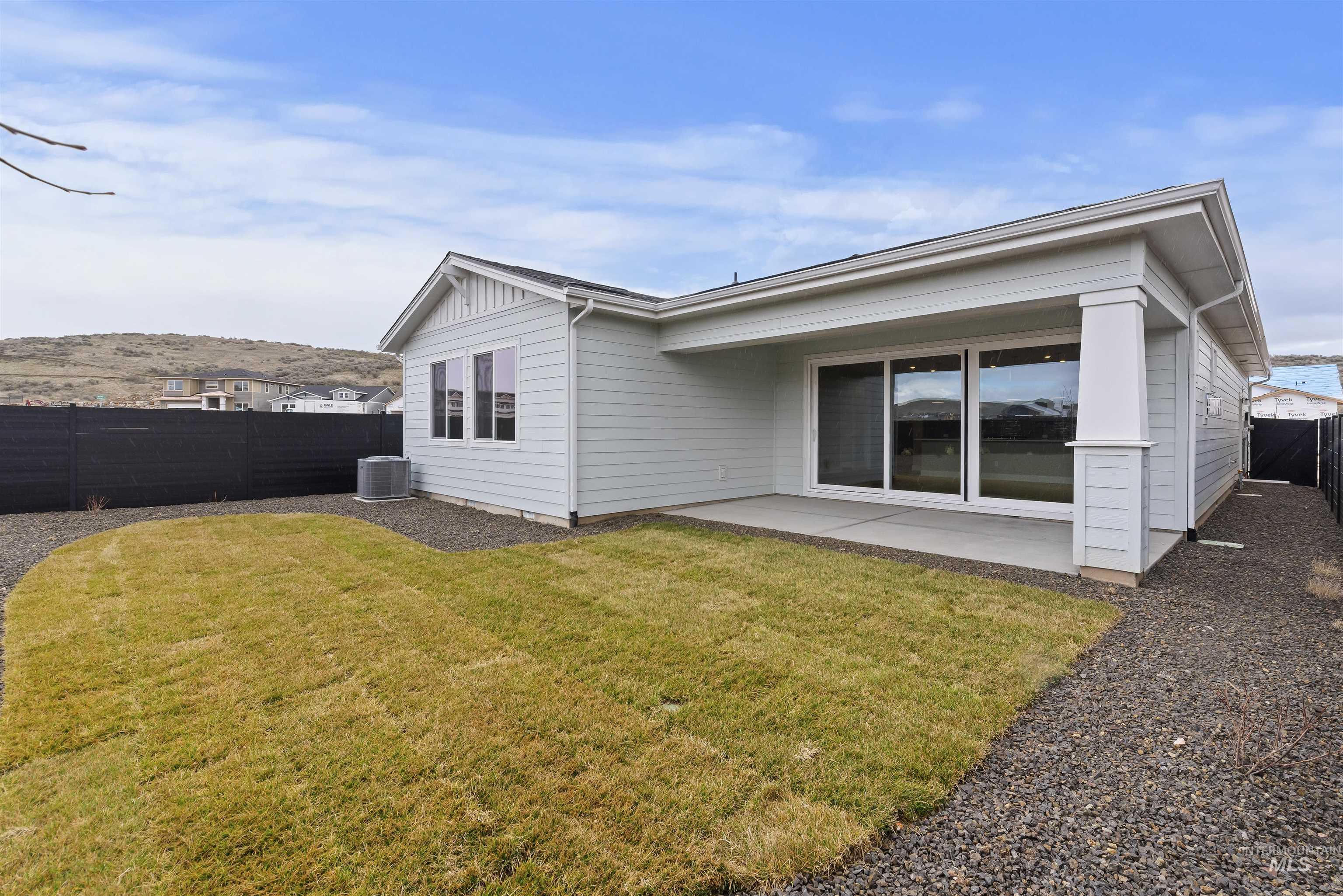 6124 N Arcinda Way, Eagle, Idaho 83616-1377, 3 Bedrooms, 2 Bathrooms, Residential For Sale, Price $664,590,MLS 98989819