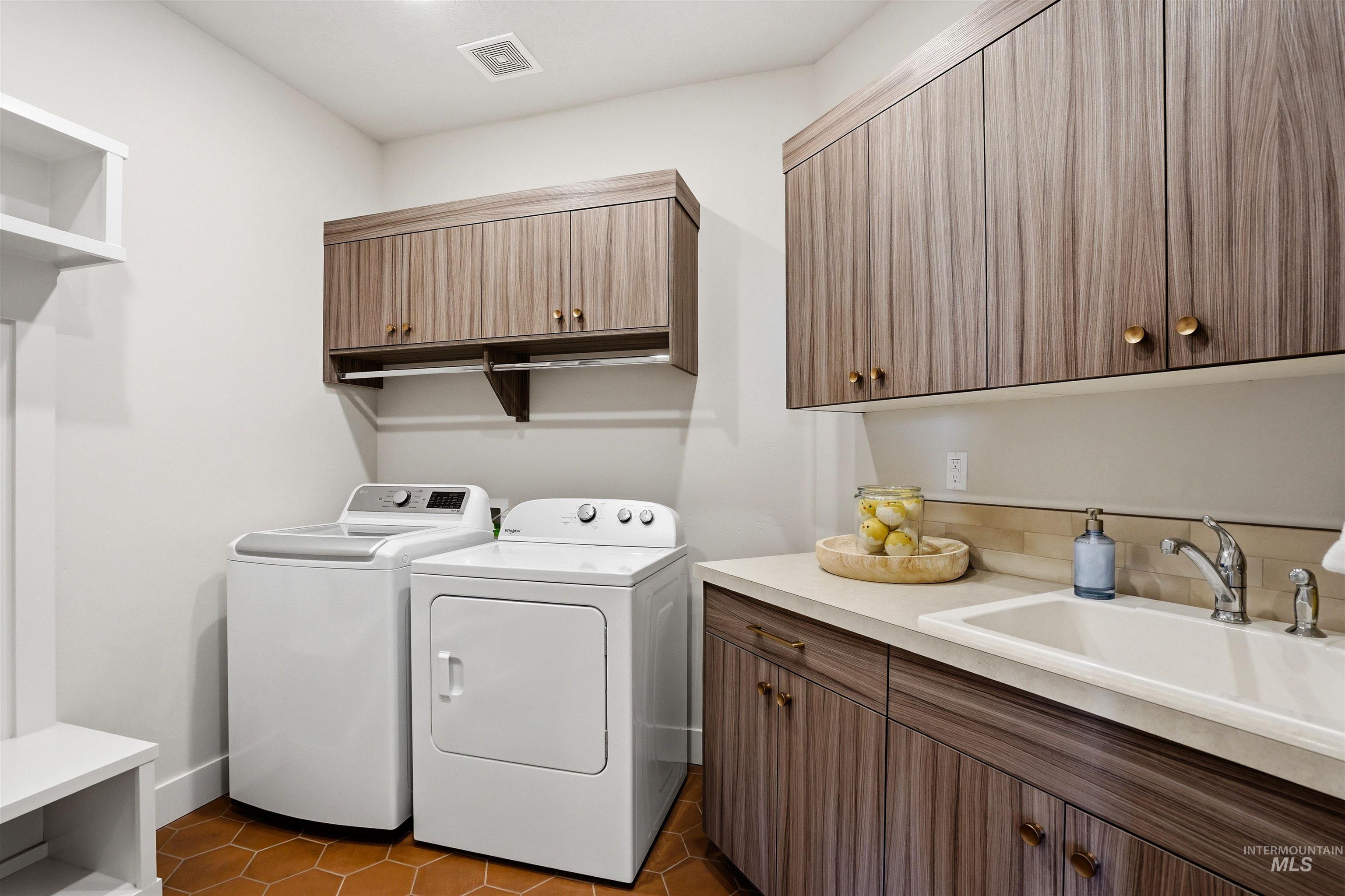 18435 Vaquero Ln, Caldwell, Idaho 83707, 3 Bedrooms, 2 Bathrooms, Residential For Sale, Price $769,000,MLS 98989821