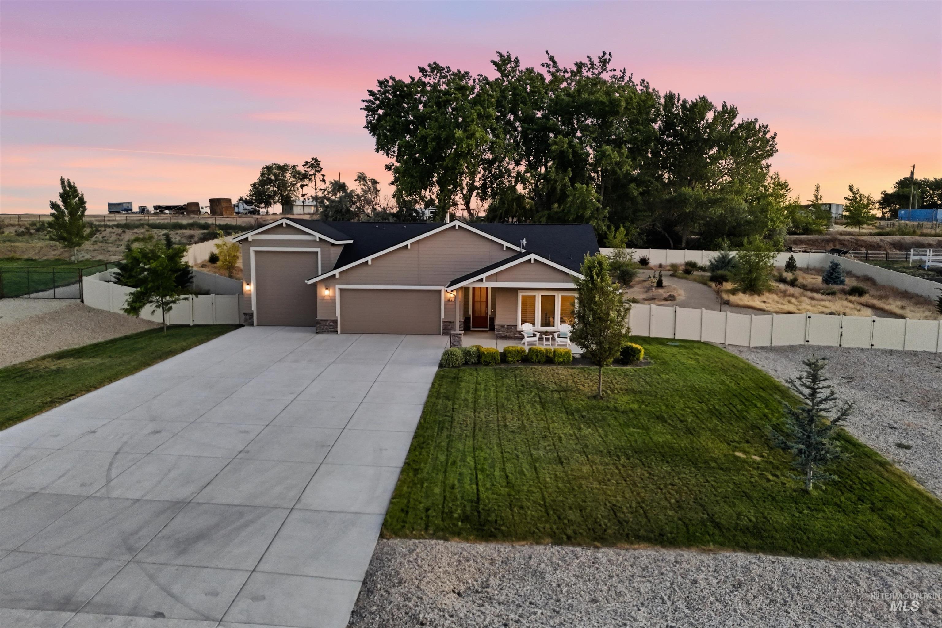 18435 Vaquero Ln, Caldwell, Idaho 83707, 3 Bedrooms, 2 Bathrooms, Residential For Sale, Price $769,000,MLS 98989821