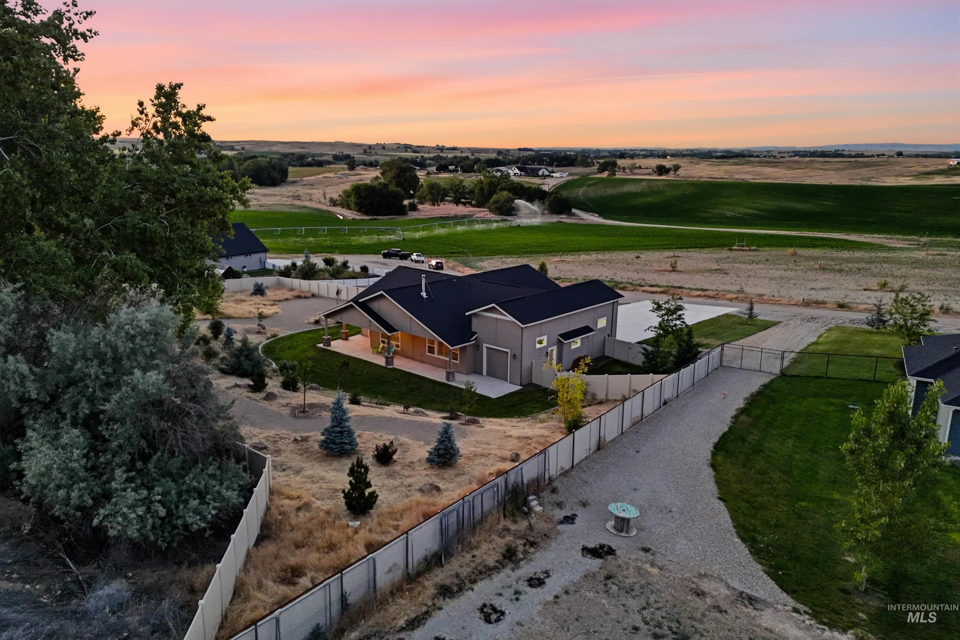18435 Vaquero Ln, Caldwell, Idaho 83707, 3 Bedrooms, 2 Bathrooms, Residential For Sale, Price $769,000,MLS 98989821