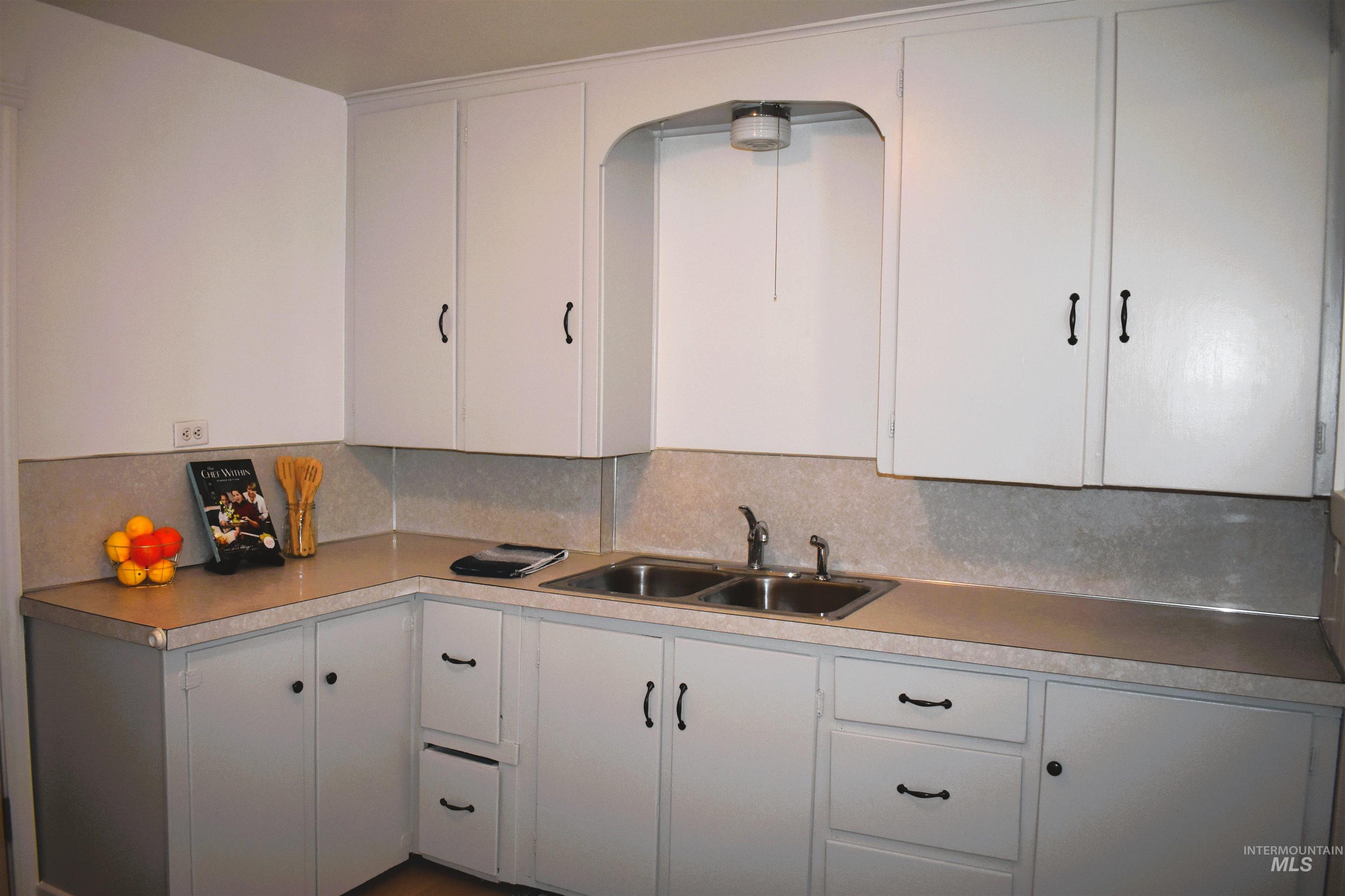 414 13th Ave South, Nampa, Idaho 83651, 2 Bedrooms, 1 Bathroom, Residential Income For Sale, Price $365,000, 98989822