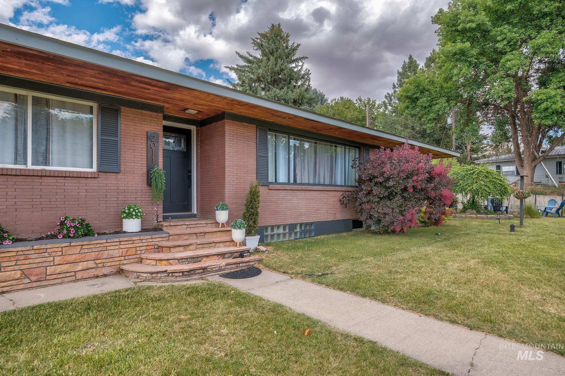 2011 Decker Drive, Payette, Idaho 83661, 4 Bedrooms, 2.5 Bathrooms, Residential For Sale, Price $549,611,MLS 98989830
