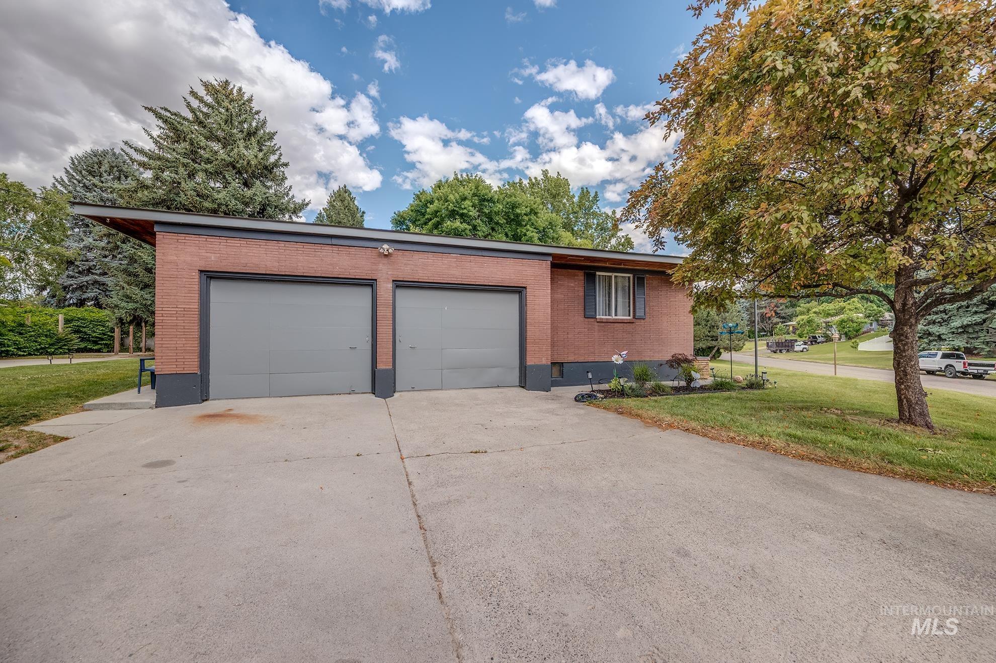 2011 Decker Drive, Payette, Idaho 83661, 4 Bedrooms, 2.5 Bathrooms, Residential For Sale, Price $549,611,MLS 98989830
