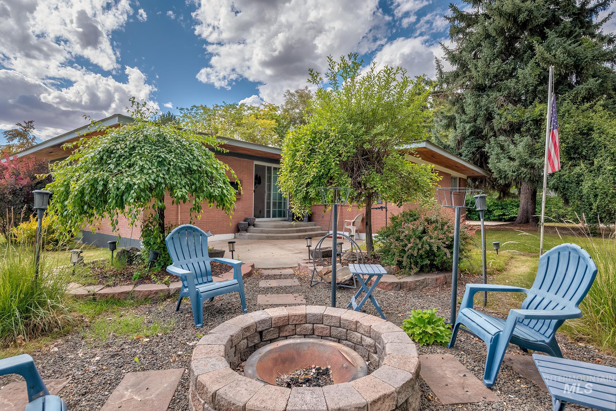 2011 Decker Drive, Payette, Idaho 83661, 4 Bedrooms, 2.5 Bathrooms, Residential For Sale, Price $549,611,MLS 98989830
