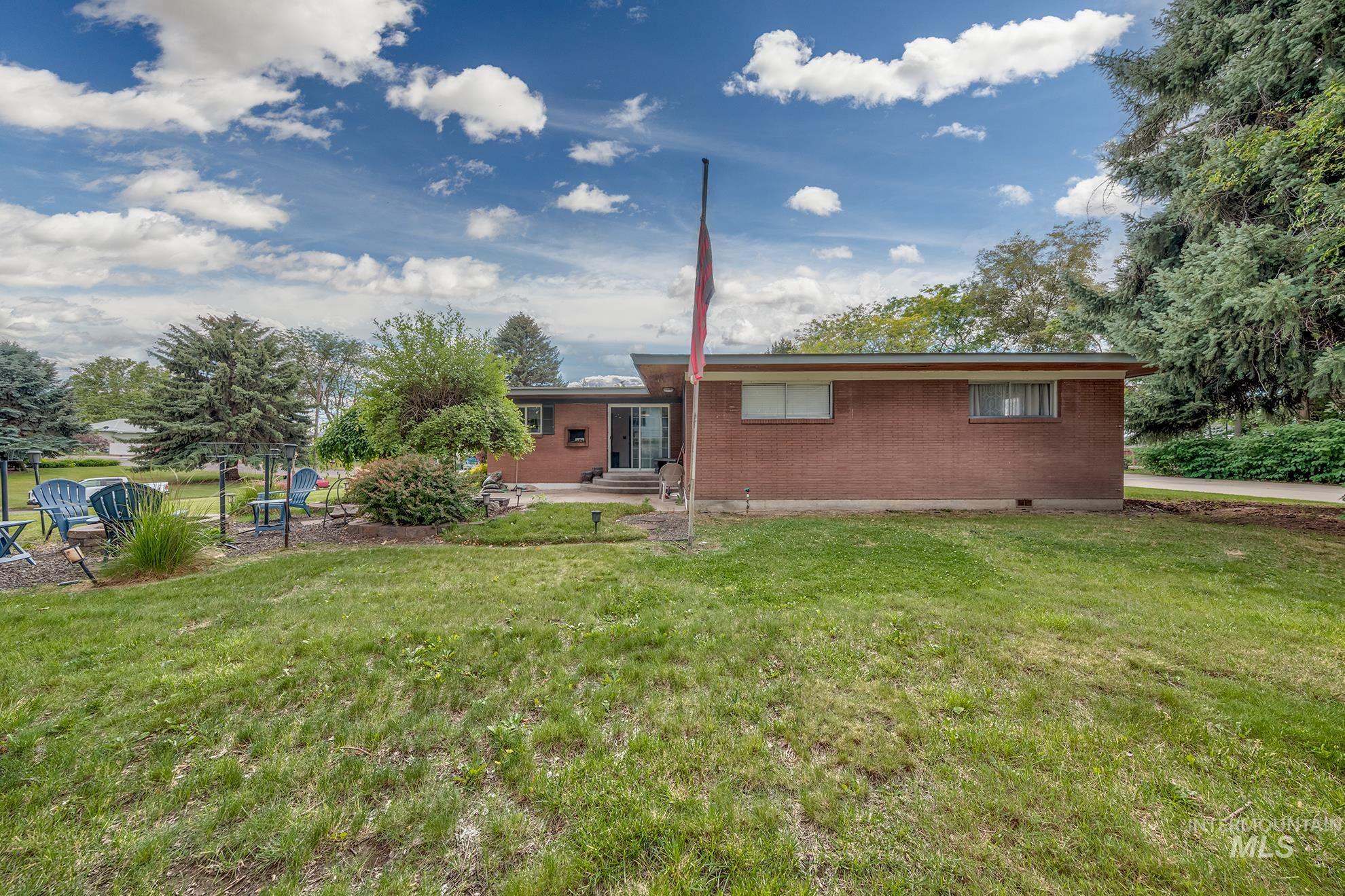 2011 Decker Drive, Payette, Idaho 83661, 4 Bedrooms, 2.5 Bathrooms, Residential For Sale, Price $549,611,MLS 98989830