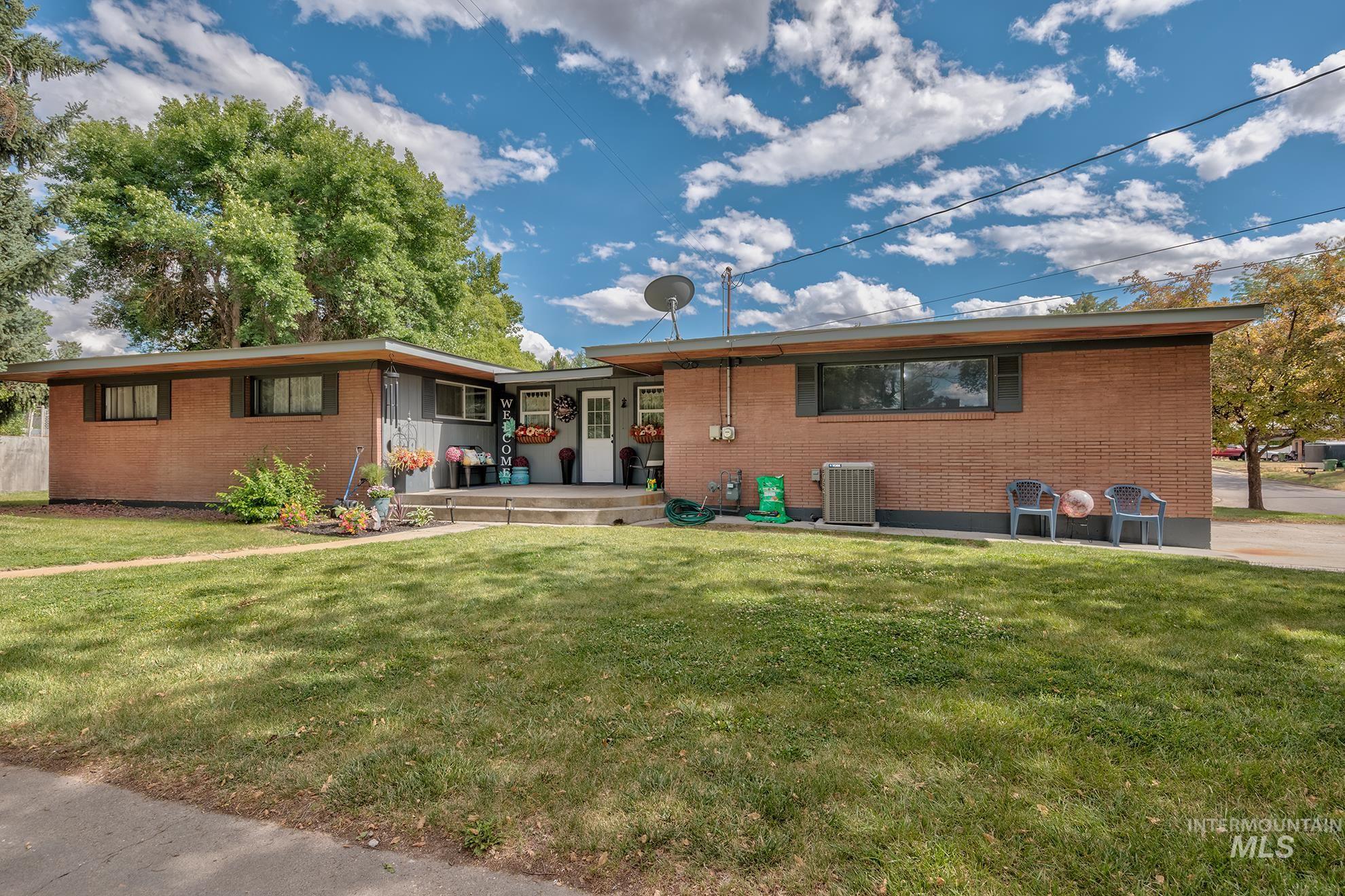 2011 Decker Drive, Payette, Idaho 83661, 4 Bedrooms, 2.5 Bathrooms, Residential For Sale, Price $549,611,MLS 98989830
