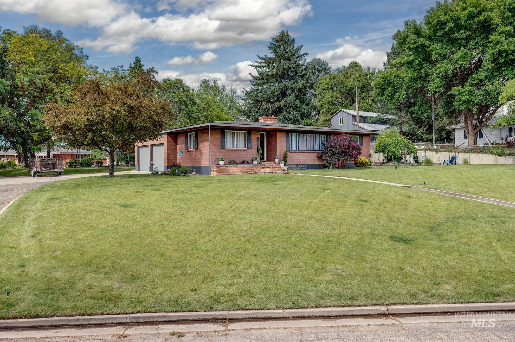 2011 Decker Drive, Payette, Idaho 83661, 4 Bedrooms, 2.5 Bathrooms, Residential For Sale, Price $549,611,MLS 98989830