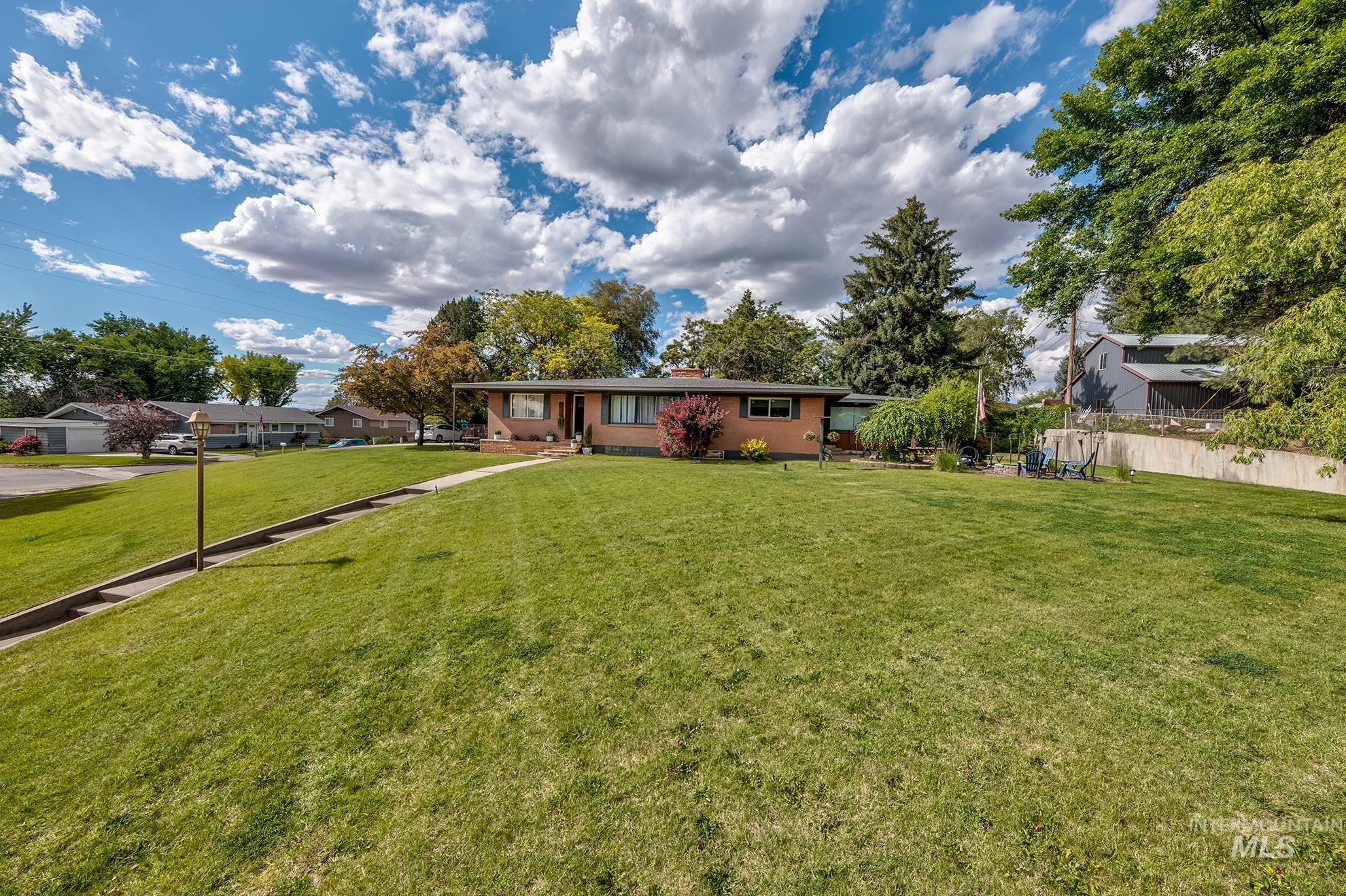 2011 Decker Drive, Payette, Idaho 83661, 4 Bedrooms, 2.5 Bathrooms, Residential For Sale, Price $549,611,MLS 98989830